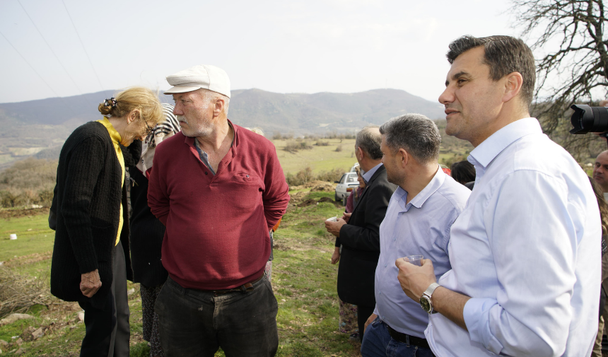 Başkanlarin Çözmedi̇ği̇ Soruna Adaylar Son Verdi̇ (1)