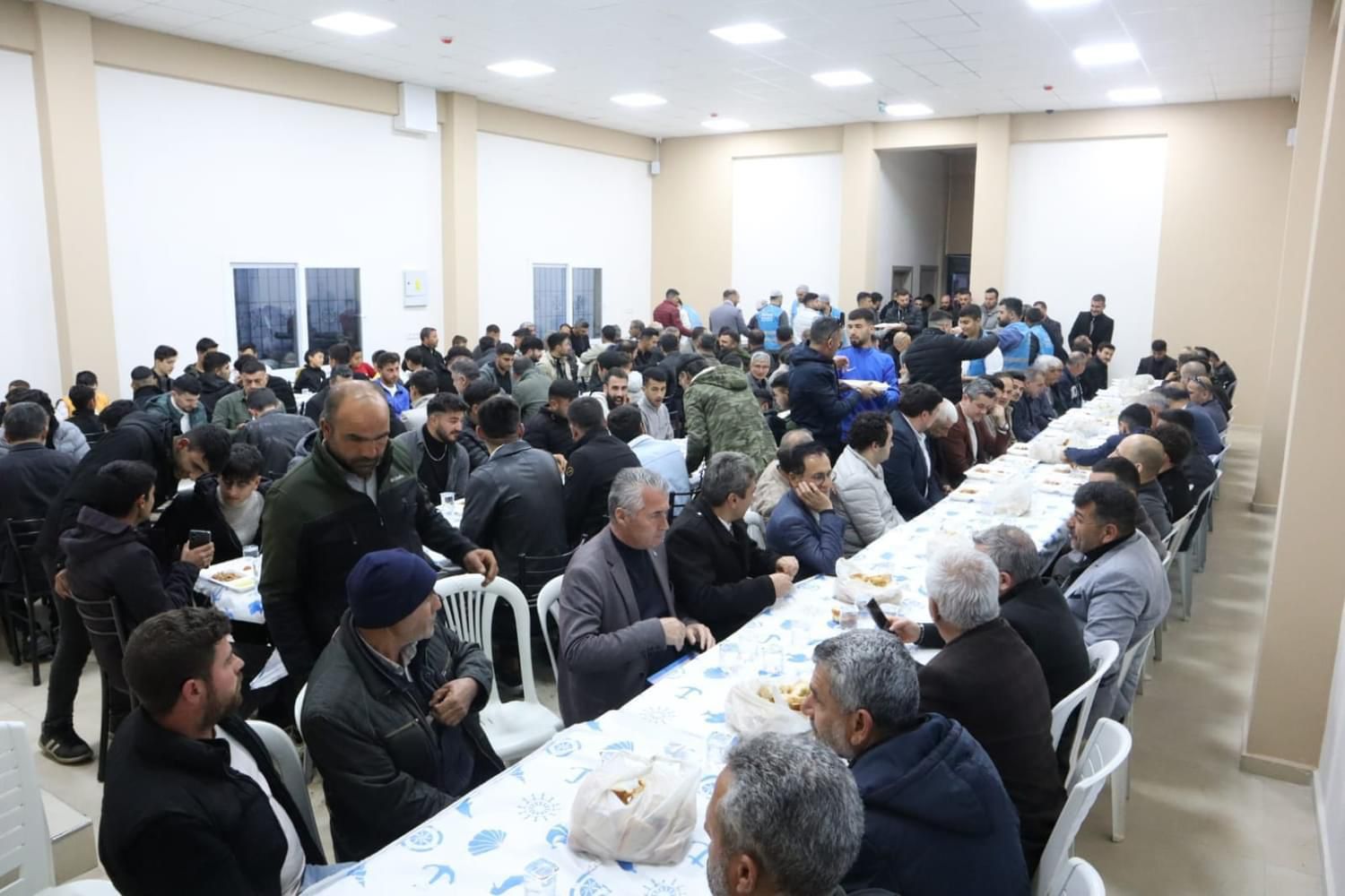 Karadağ, Çavuşoğlu Mahallesindeki Vatandaşlarla Iftar Yaptı (5)