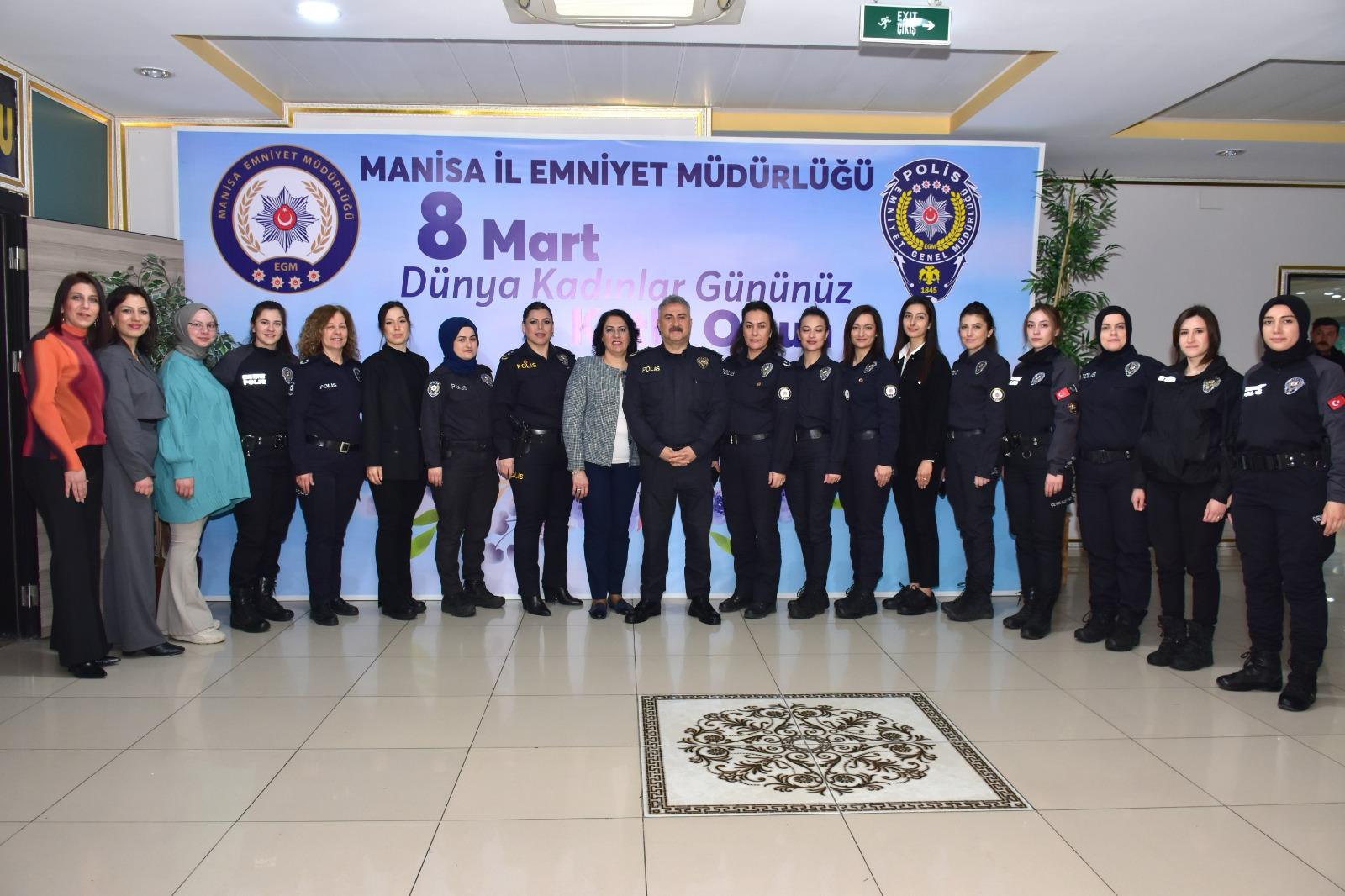 Manisa Emniyeti 8 Mart Dünya Kadınlar Gününü Kutladı (14)