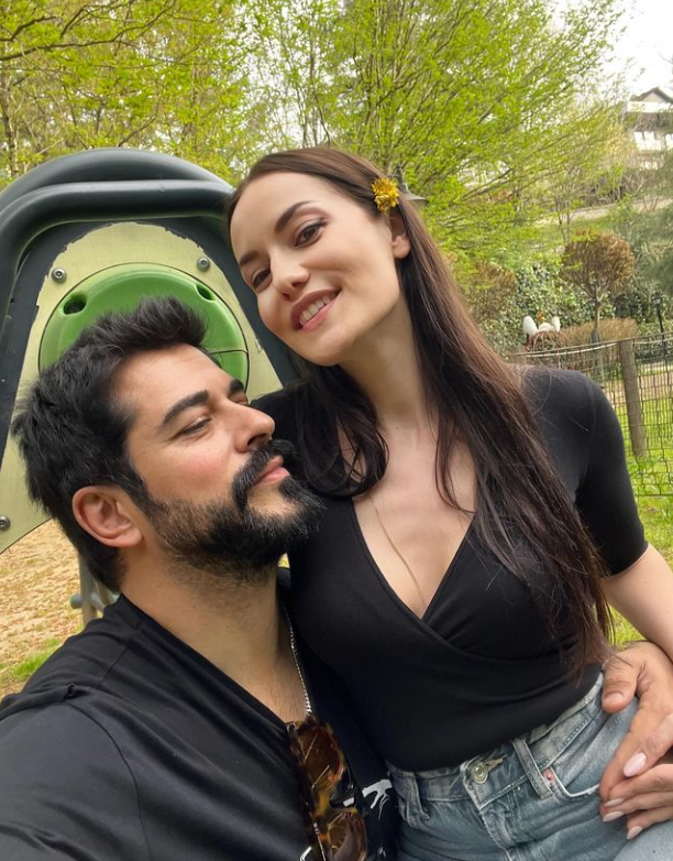 Fahriye Evcen’in Paylaşımları Gündem Oldu (6)