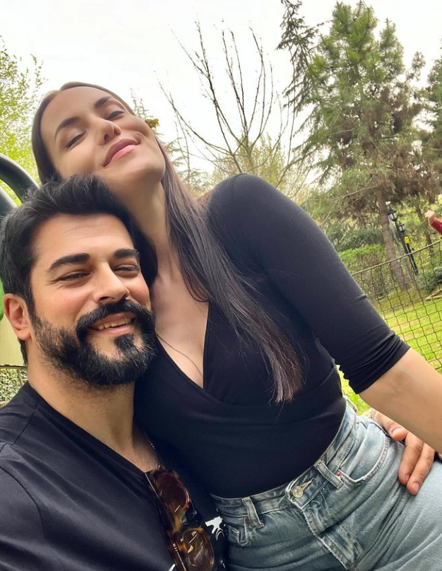 Fahriye Evcen’in Paylaşımları Gündem Oldu (8)