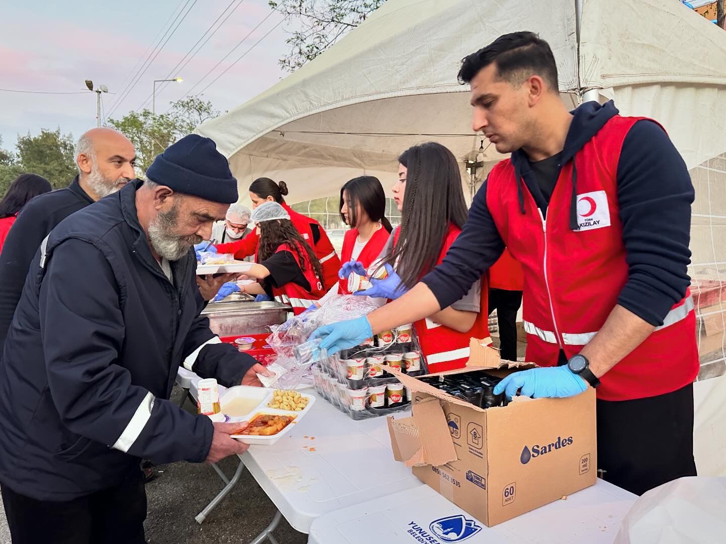 Magi̇ad Ve Türk Kızılay’ı Iş Birliğiyle Iftar Programı Düzenlendi (7)