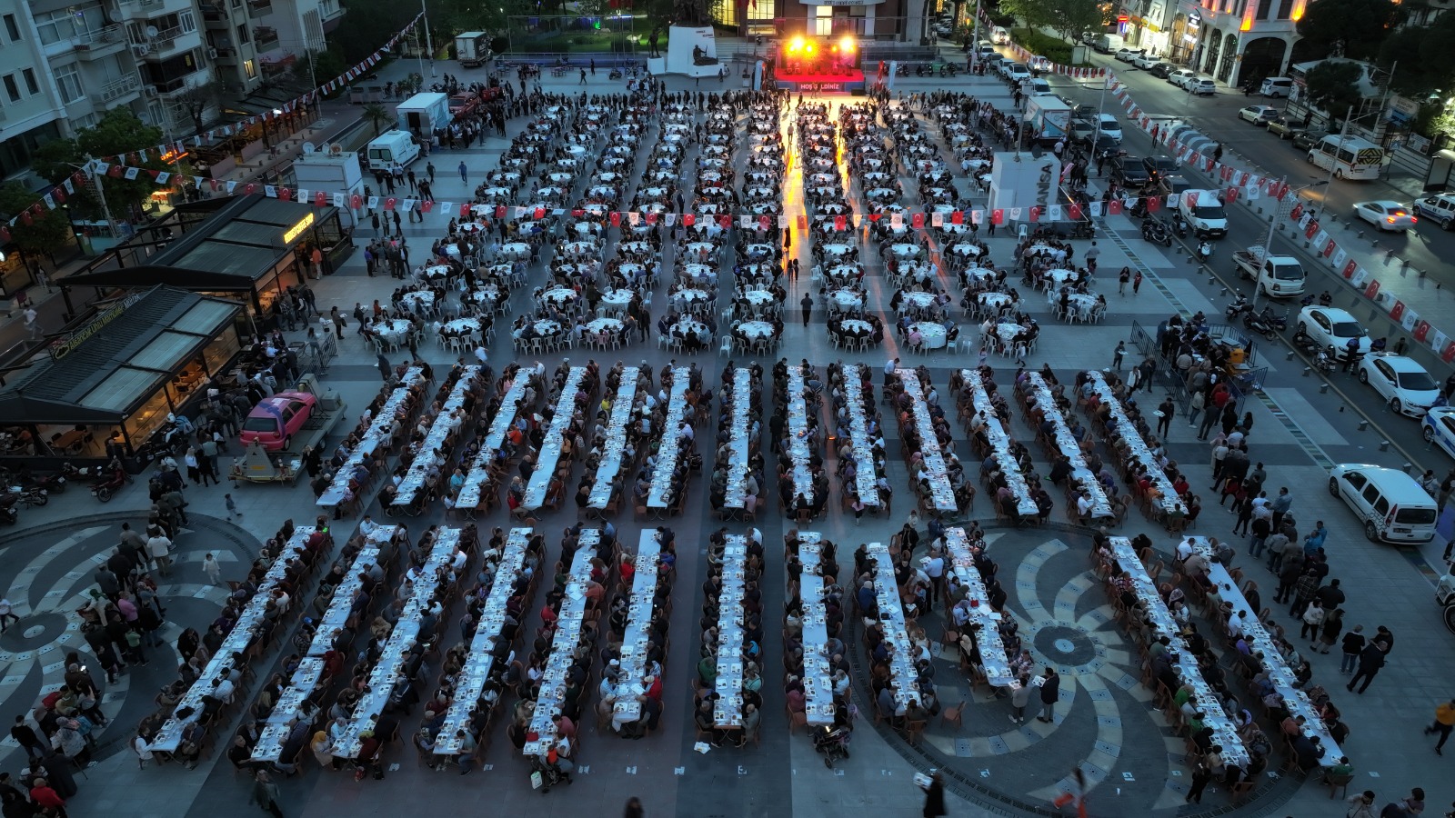 Manisa Büyükşehir Belediyesi, Iftar Yemeği Verdi (2)