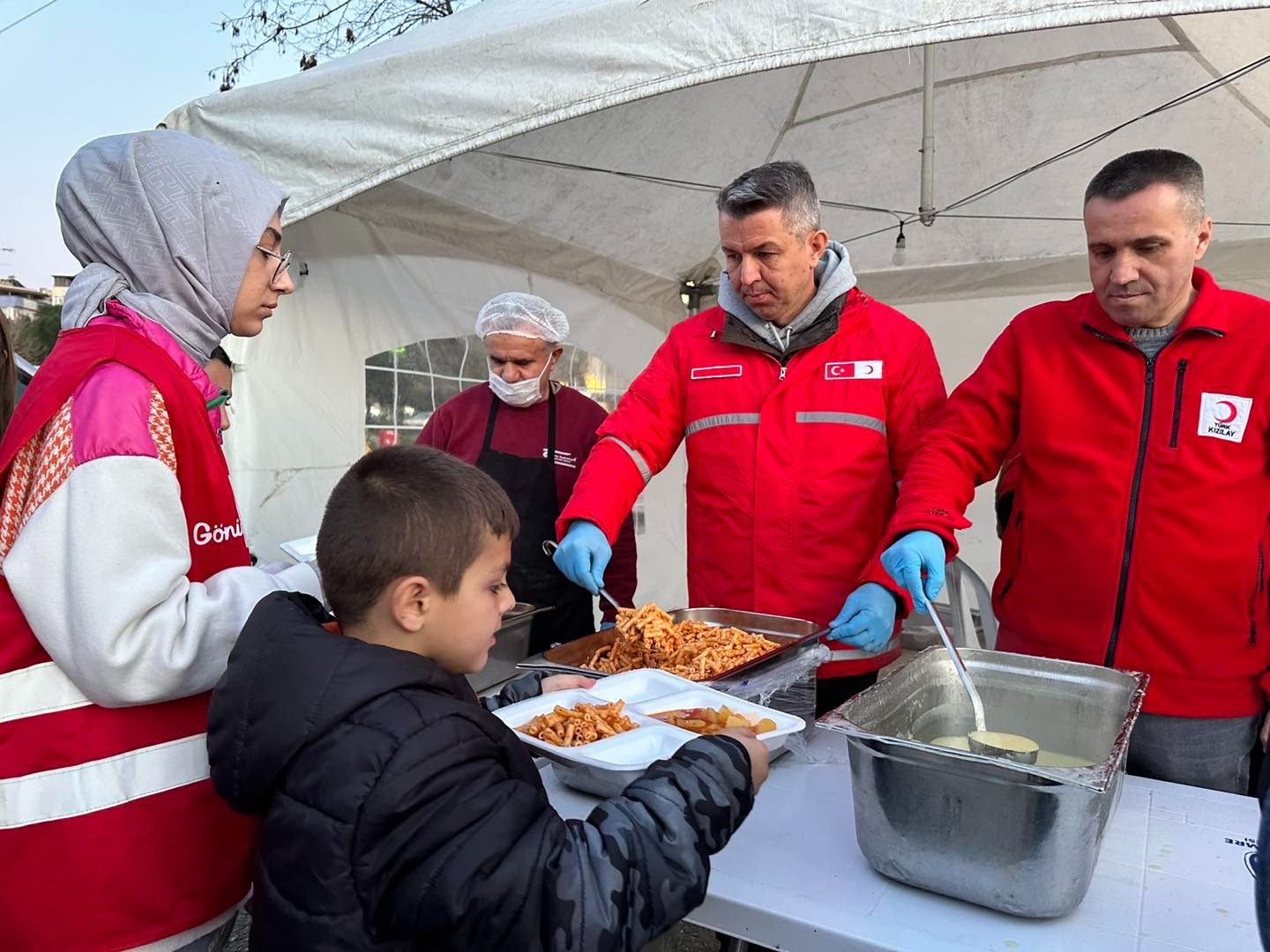 Manisa’da Türk Kızılay’ı Ramazan Ayında 10 Bin Kişiye Iftar Verdi (12)