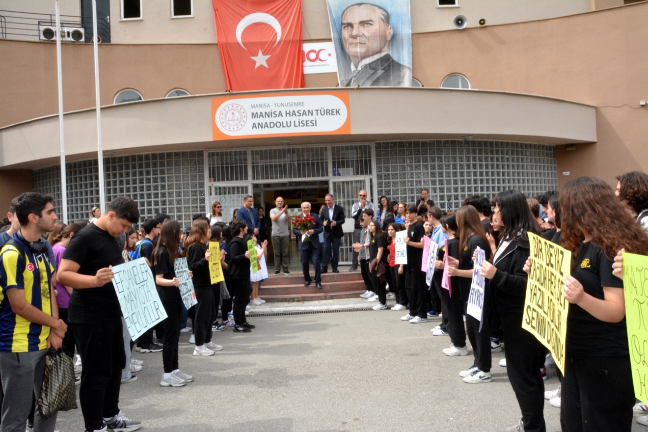 Meslekte 41 Yıl Geçiren Öğretmen Emekli Oldu (7)