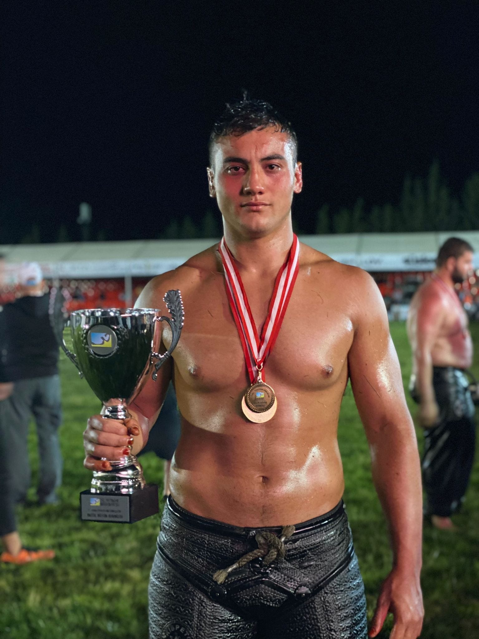Yağlı Güreşçi Melih Özdemir'den Altın Madalya (2)
