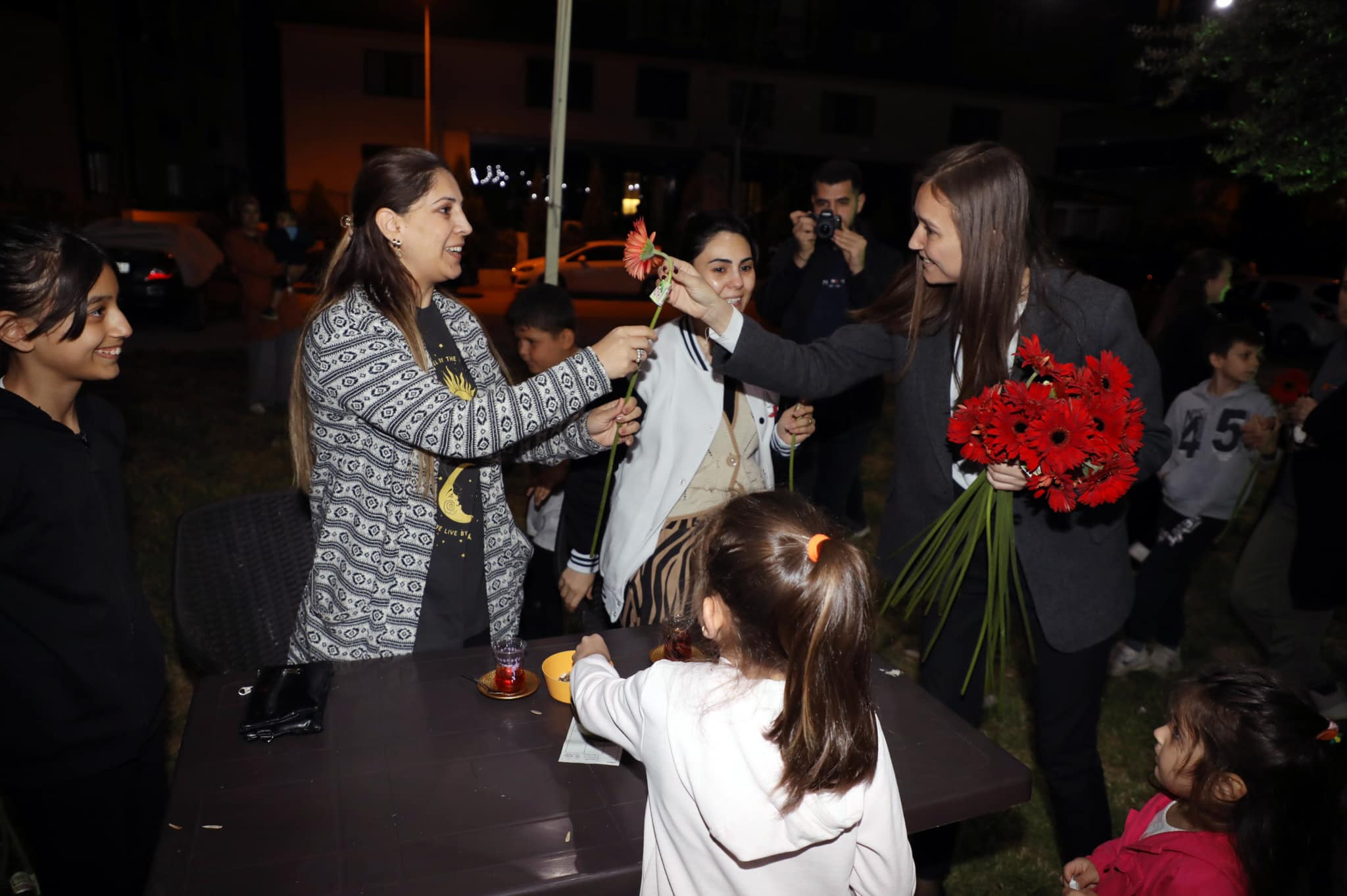 Durbay, Kuşlubahçe Mahallesi’nde Anneler Gününü Kutladı (3)