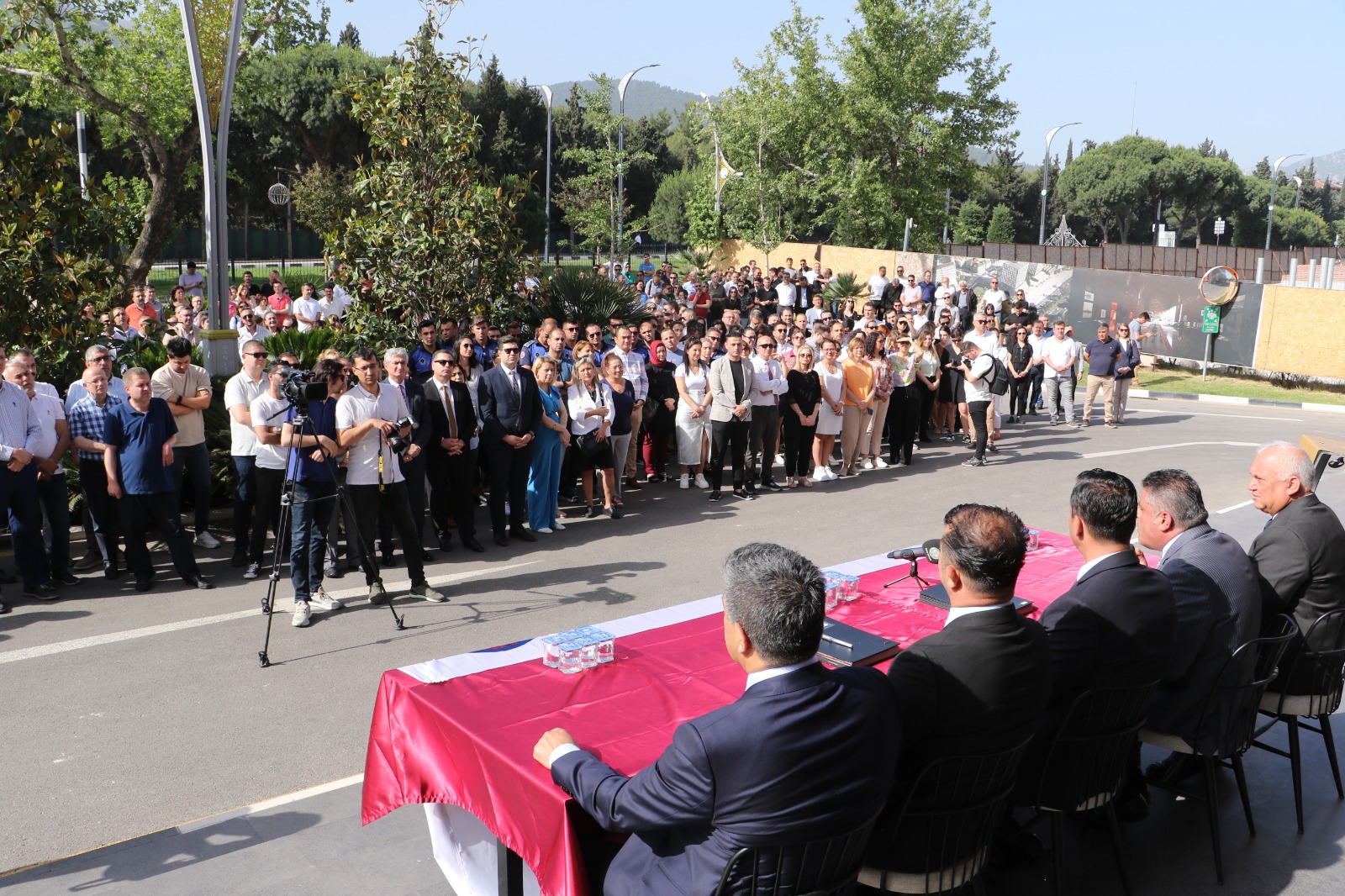 Manisa Büyükşehir Çalışanlarına Büyük Destek (1)