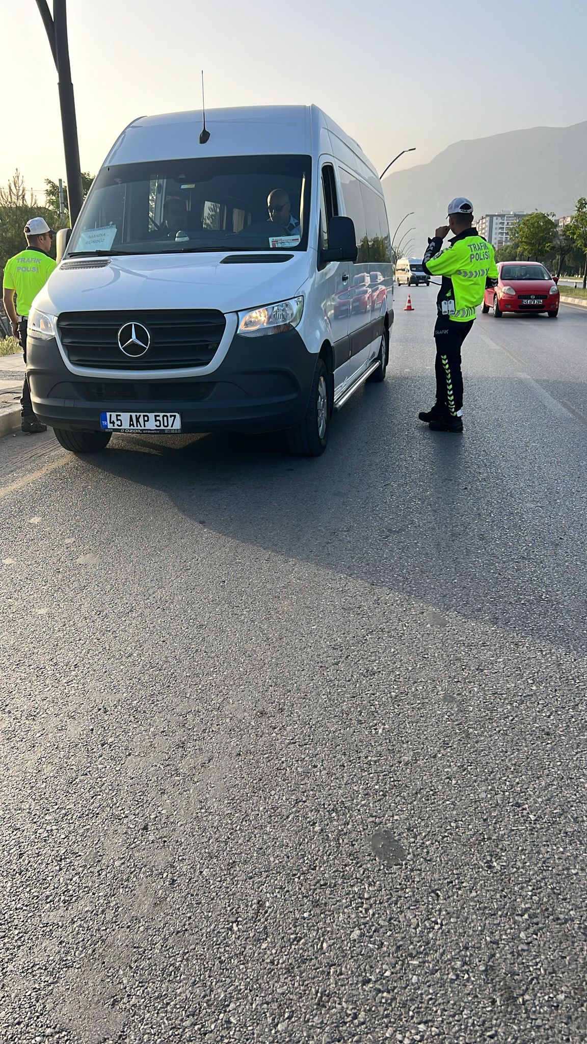 Manisa’da Korsan Servis Taşımacılığı Ile Mücadele (2)