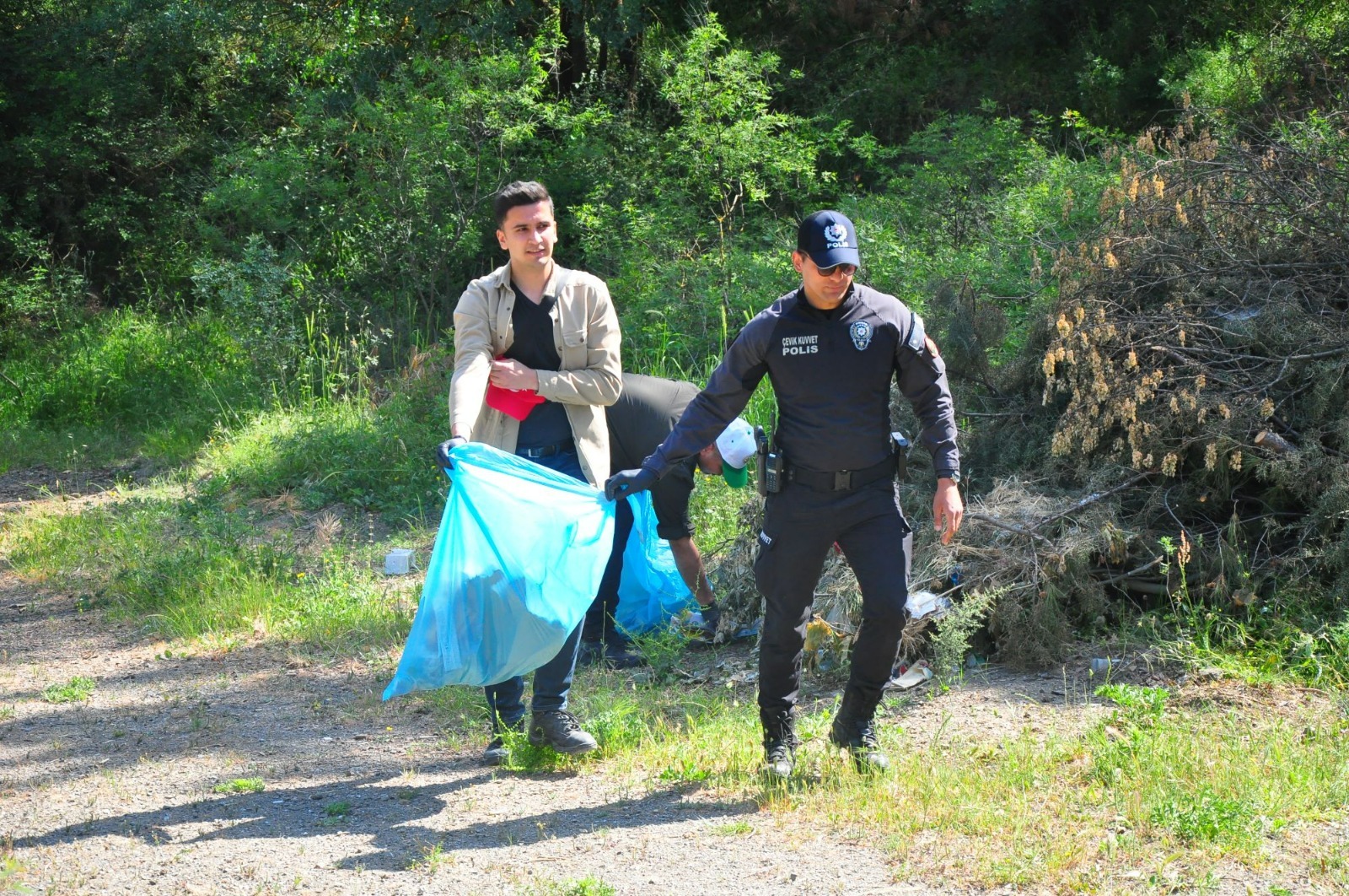 'Orman Benim' Kampanyası Kapsamında Manisa’da Çöp Toplandı (8)