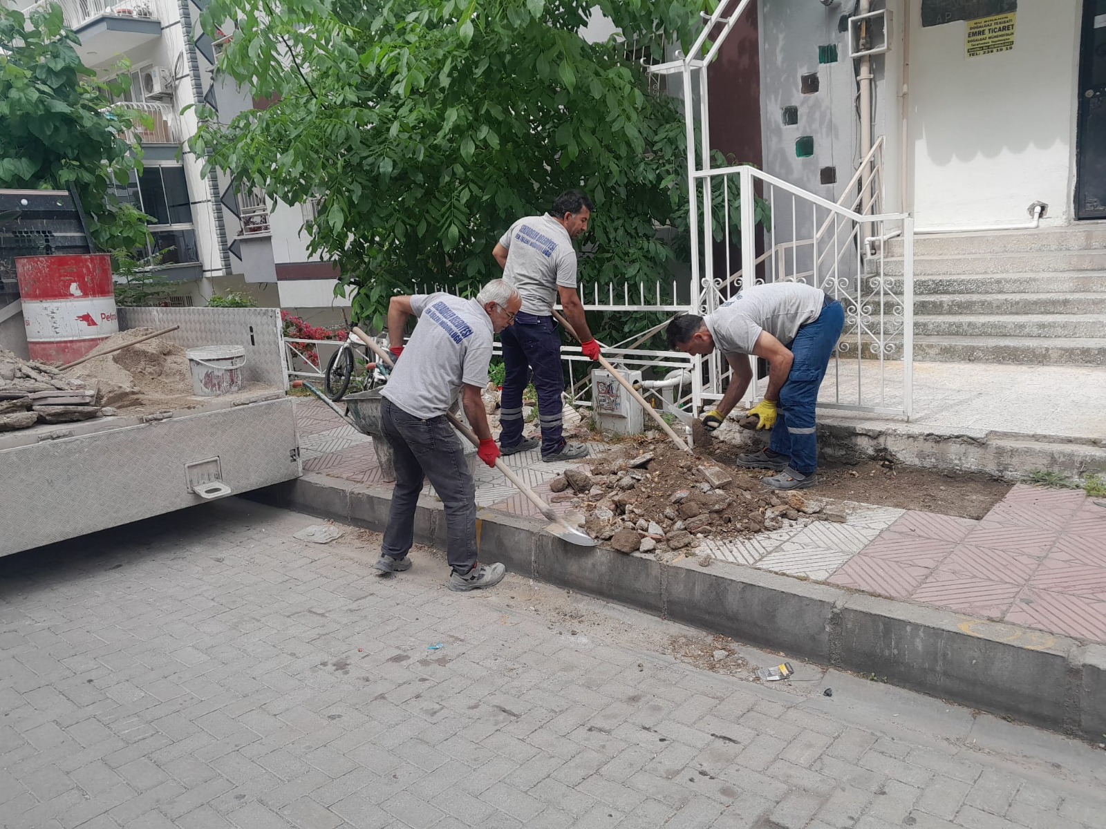 Şehzadeler'de Yol Hizmetine Devam (2)