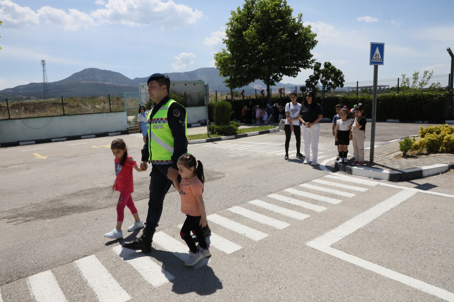 Yunusemreli Minikler Trafik Kurallarını Uygulamalı Öğrendi (1)