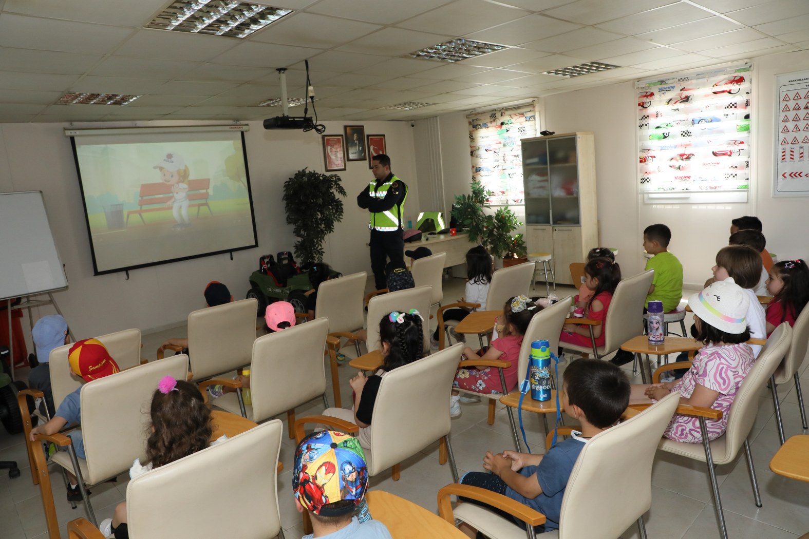 Yunusemreli Minikler Trafik Kurallarını Uygulamalı Öğrendi (5)