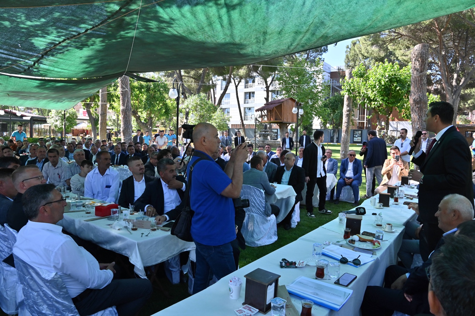 Zeyrek, Alaşehir’de Vatandaşlarla Bir Araya Geldi (6)