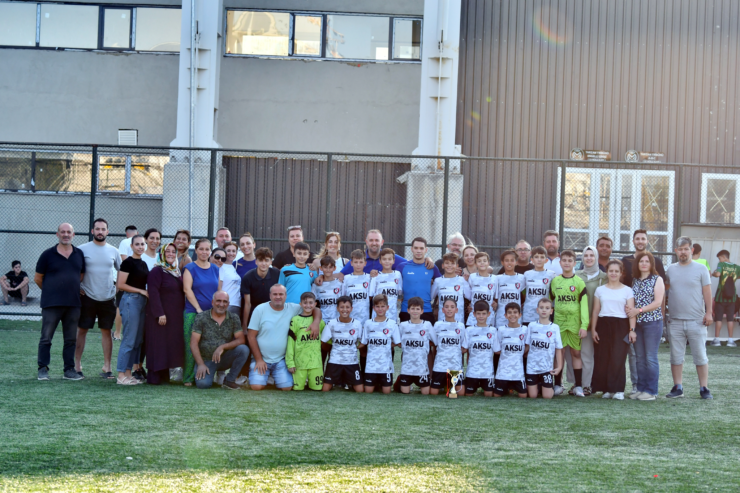 Manisa Üçüncüsü Yıldızspor 45 Futbol Kulübü (2)