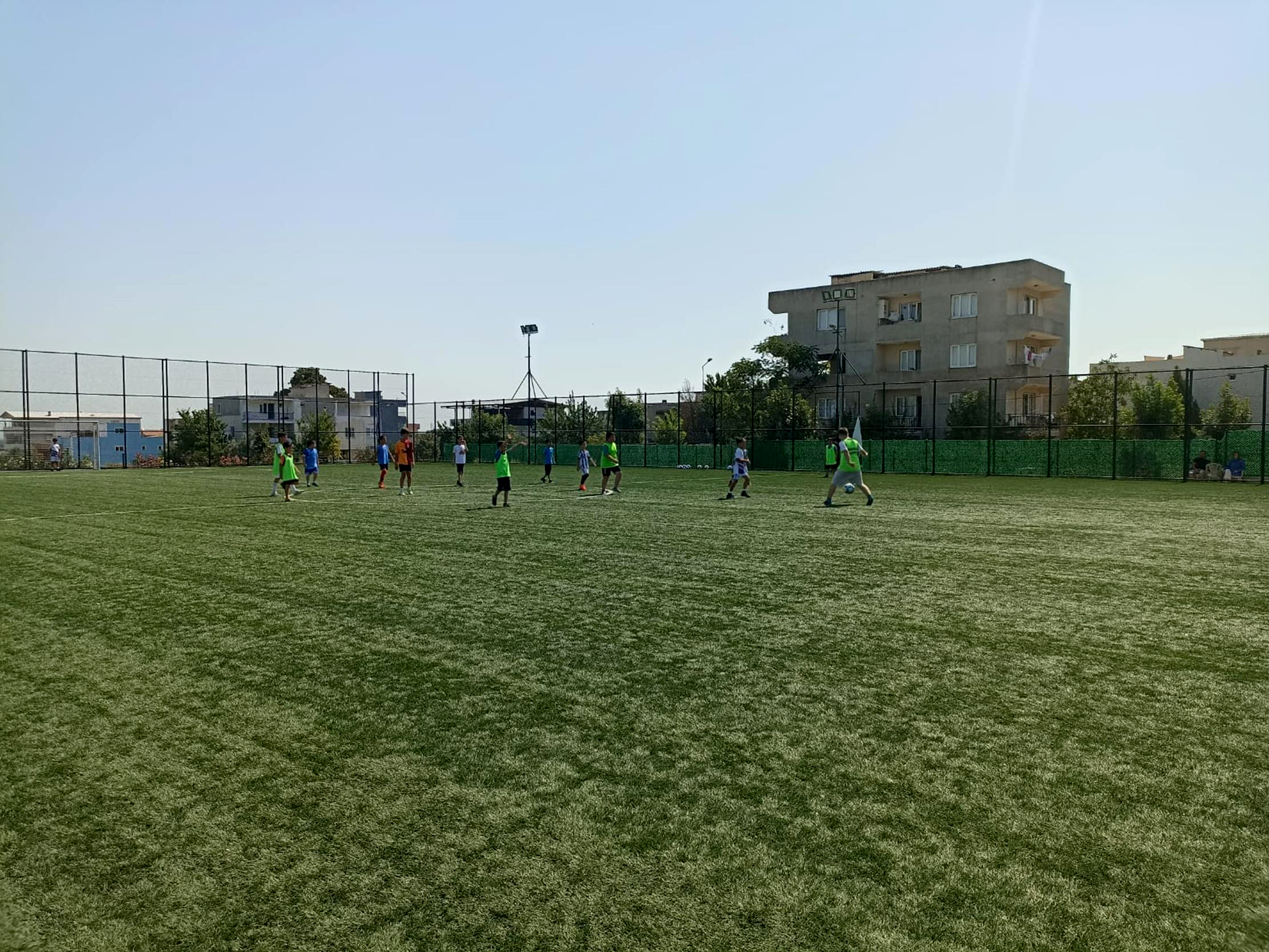 Şehzadeler Belediyesi Yaz Spor Okulları Kapsamında Futbol Kursu Başladı (1)