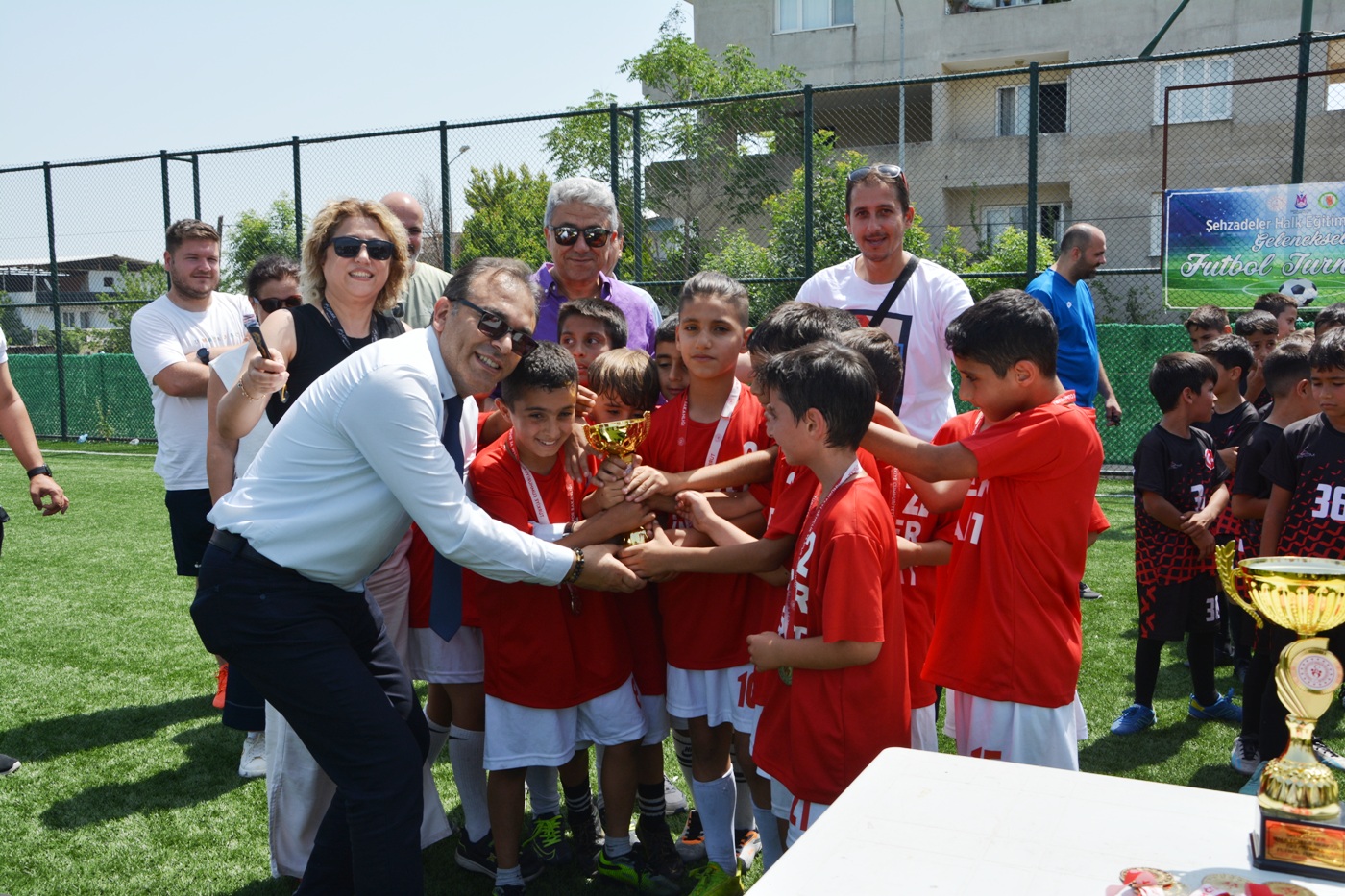 Turnuvada Necatibey İlkokulu Şampiyon Oldu (1)
