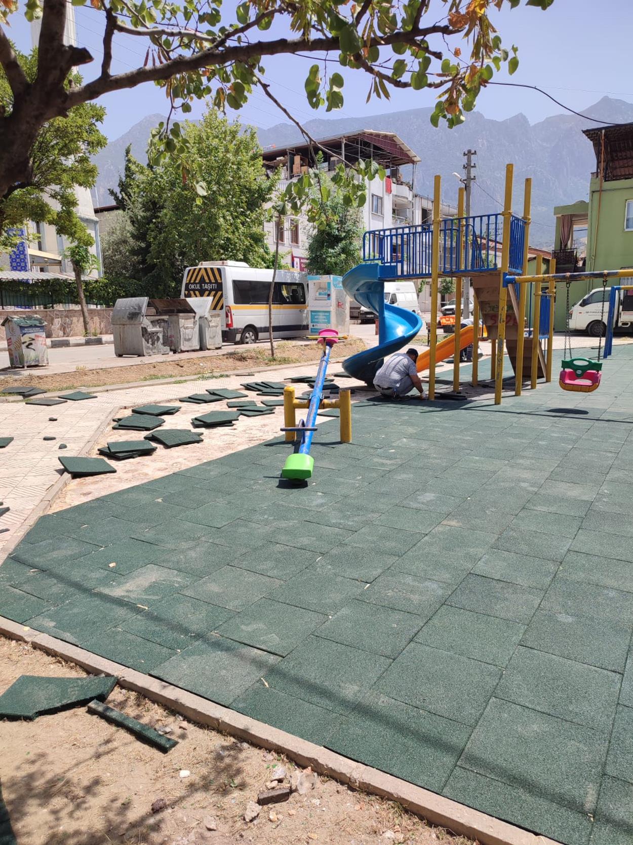 Çocukların Güvenliği Için Parklarda Tadilat Başladı (2)