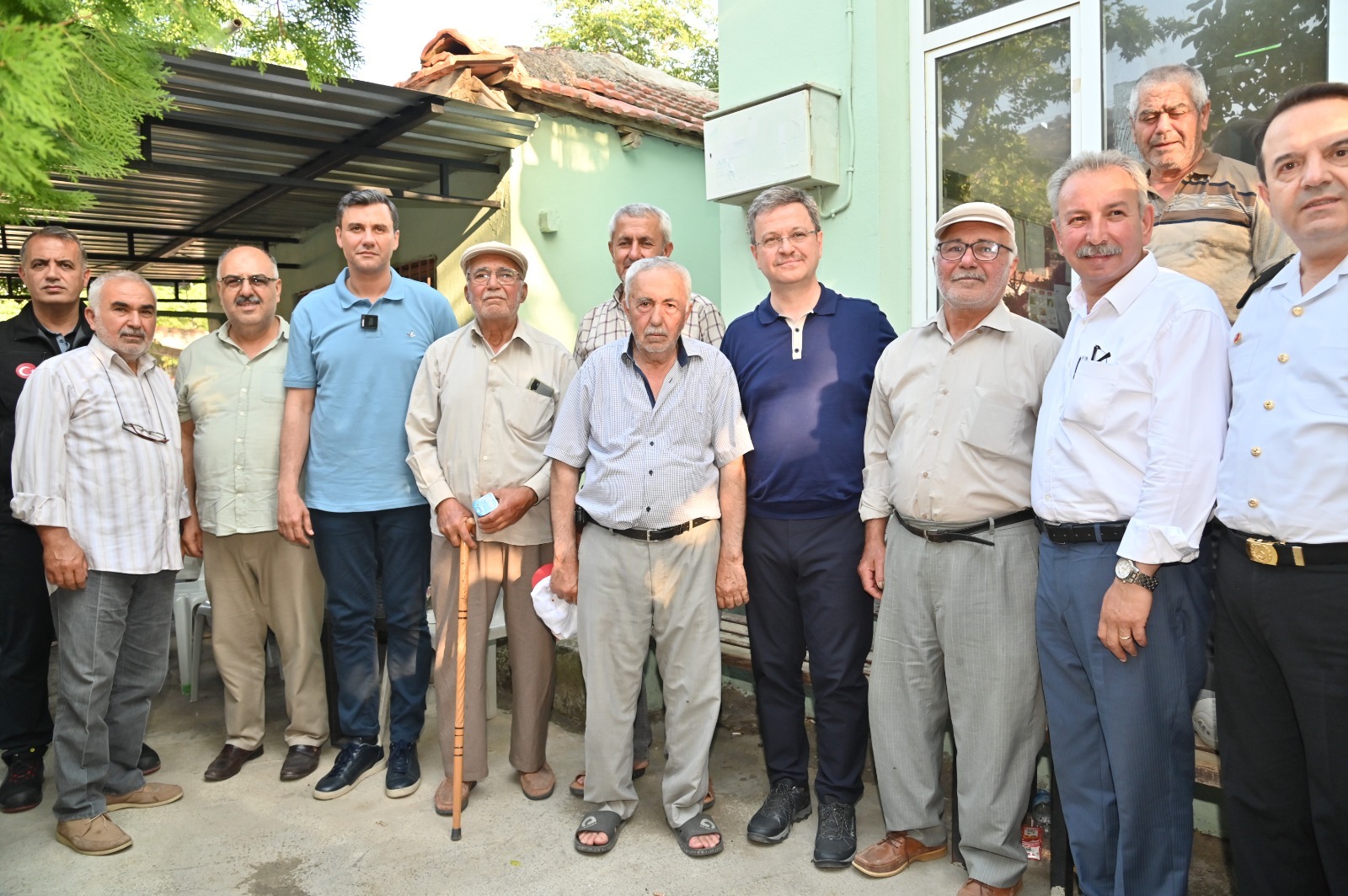 Ferdi Zeyrek, Salihlilerin Yanında (2)