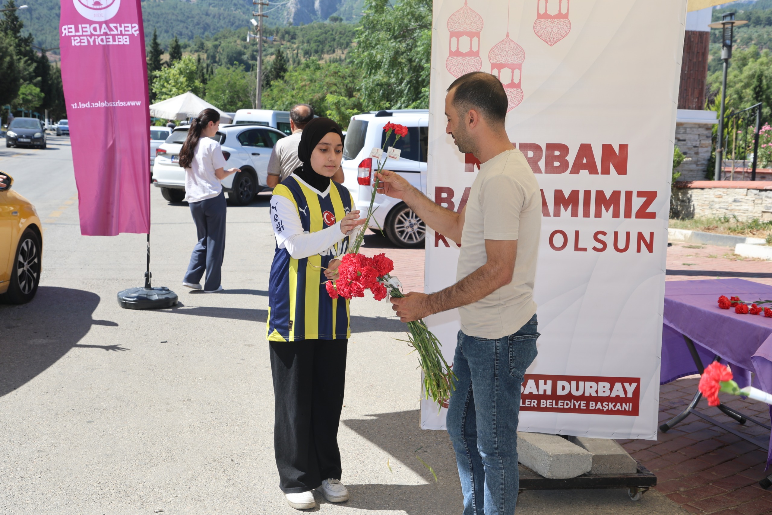 Şehzedeler Belediyesi Kabristanda Yüreklere Dokundu (6)