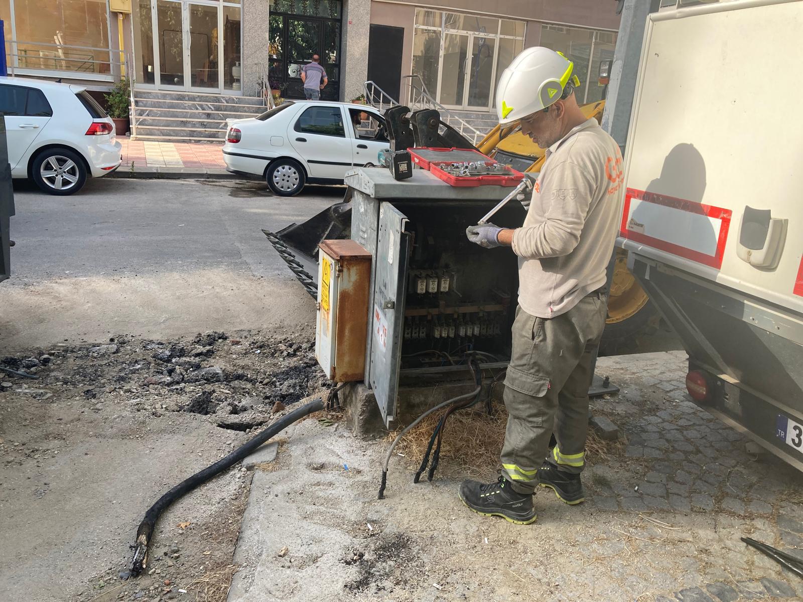 Sıcaktan Trafolar Patladı (2)