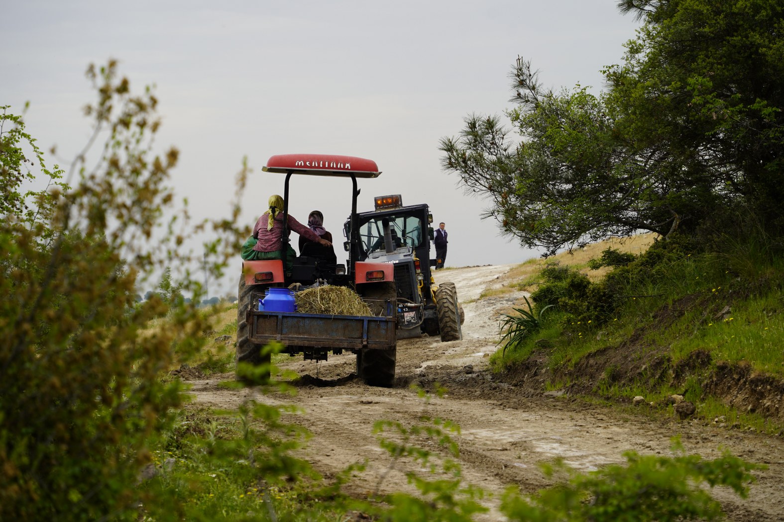 Yunusemre Belediyesi, 200 Km Ova Yollarını Düzenledi (1)