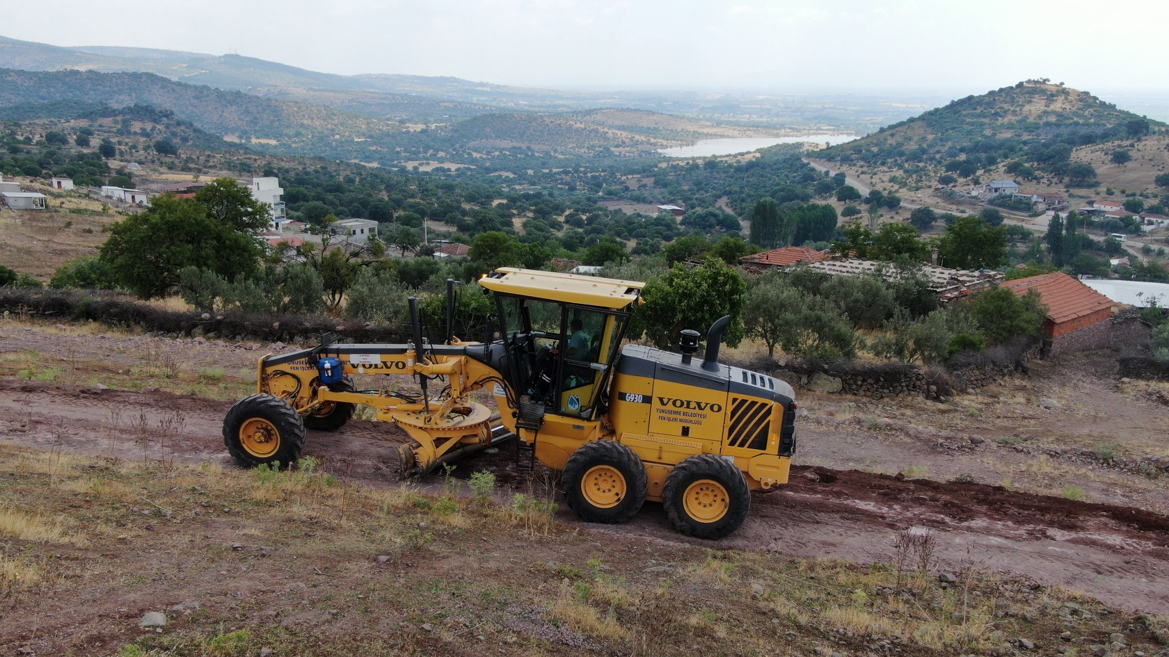 Yunusemre Belediyesi, 200 Km Ova Yollarını Düzenledi (3)