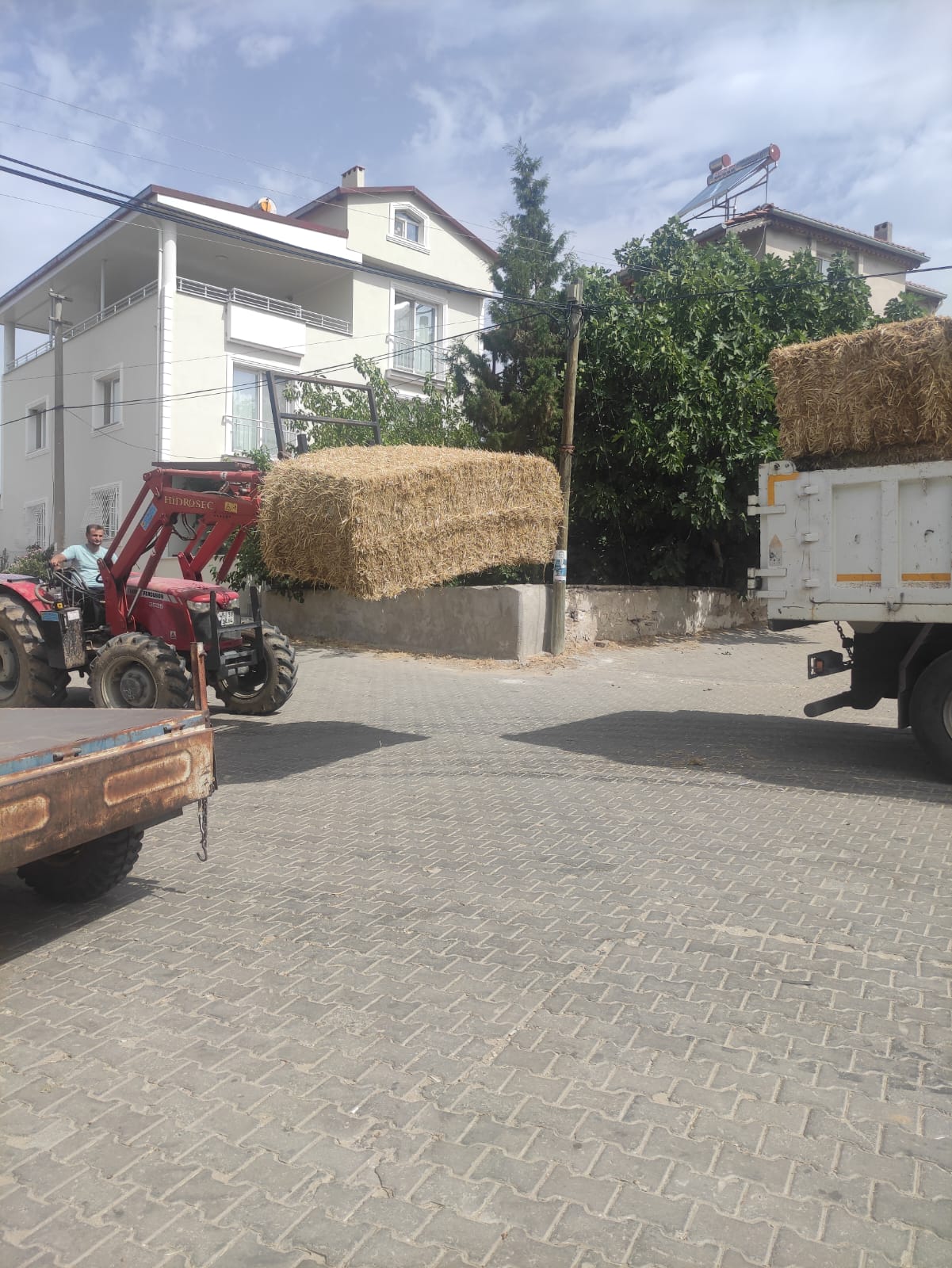 Salihli Belediyesi’nden Yangın Bölgesine Yardım (3)