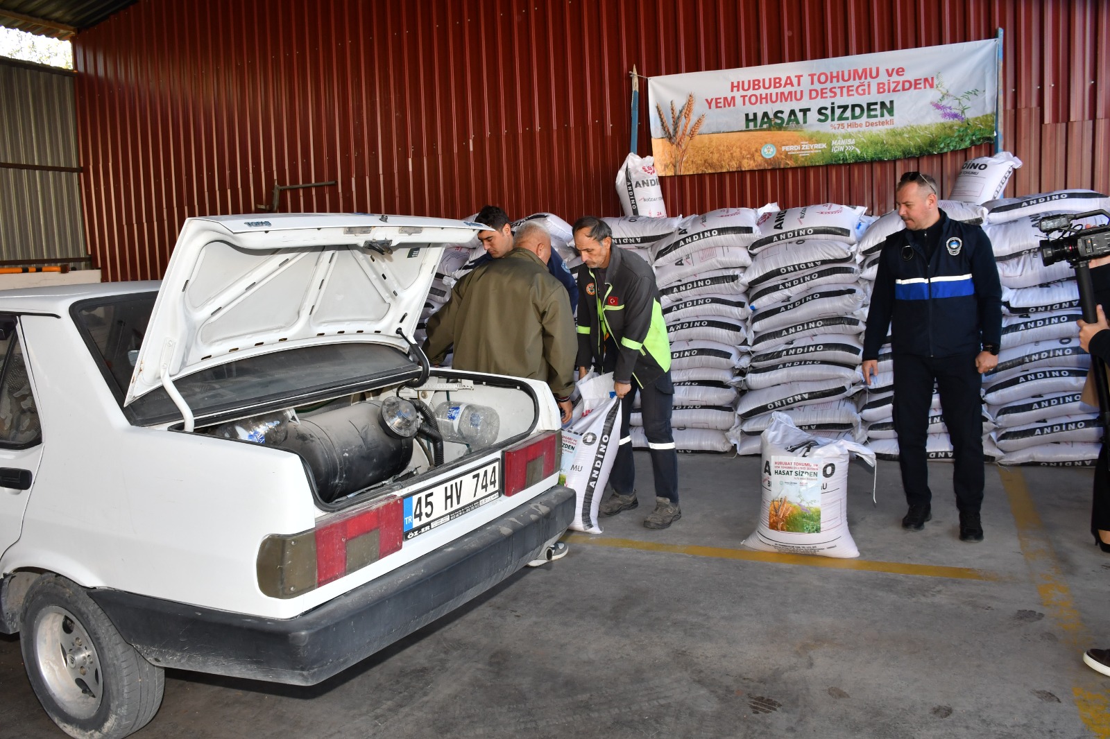 Büyükşehir’den Çiftçilere Tohum Desteği (5)