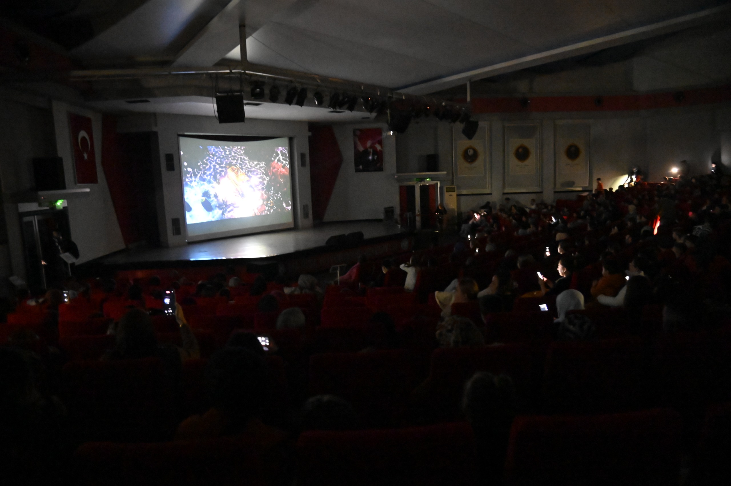 Büyükşehir Çocuklar Ve Yetişkinlere Sinema Keyfi Yaşattı (5)