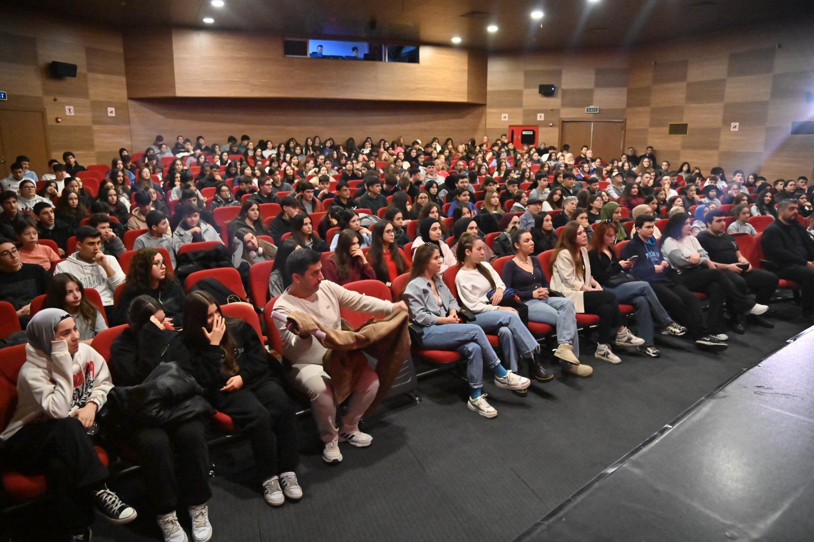 Manisalı Gençler Mehmet Akif Ersoy’u Andı (4)