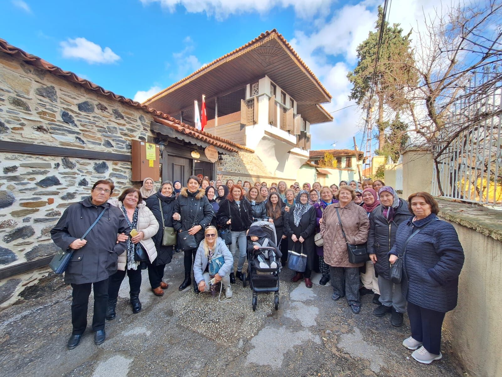 Manisalı Kadınlar Kula’nın Tarihi Güzellikleriyle Iç Içe   (3)