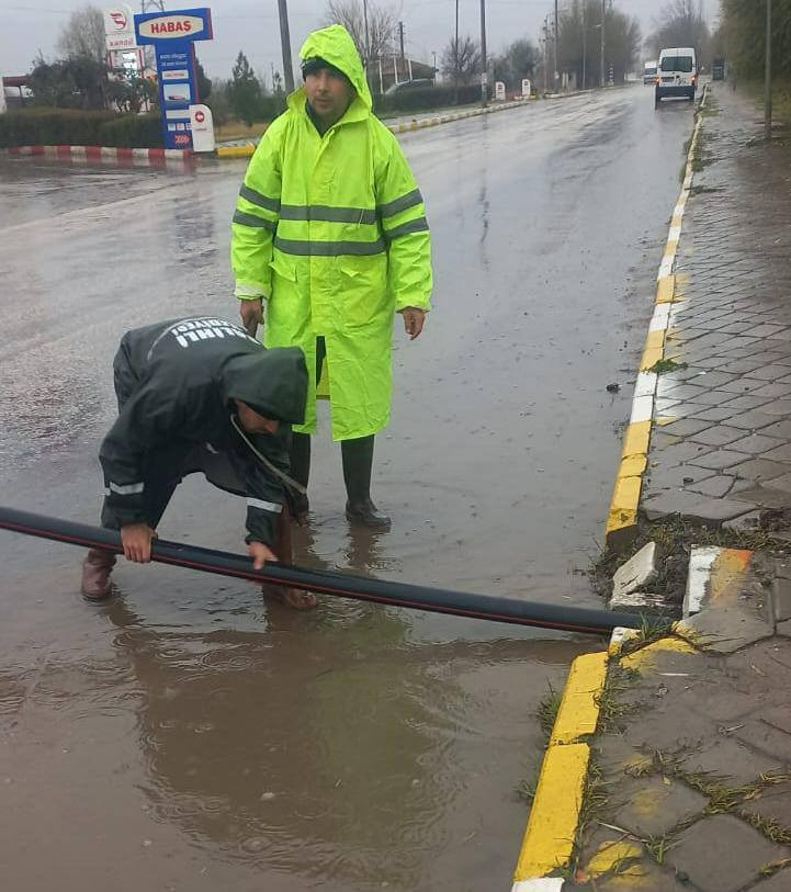 Salihli Belediyesi Kuvvetli Yağış Sonrası Sahada (2)