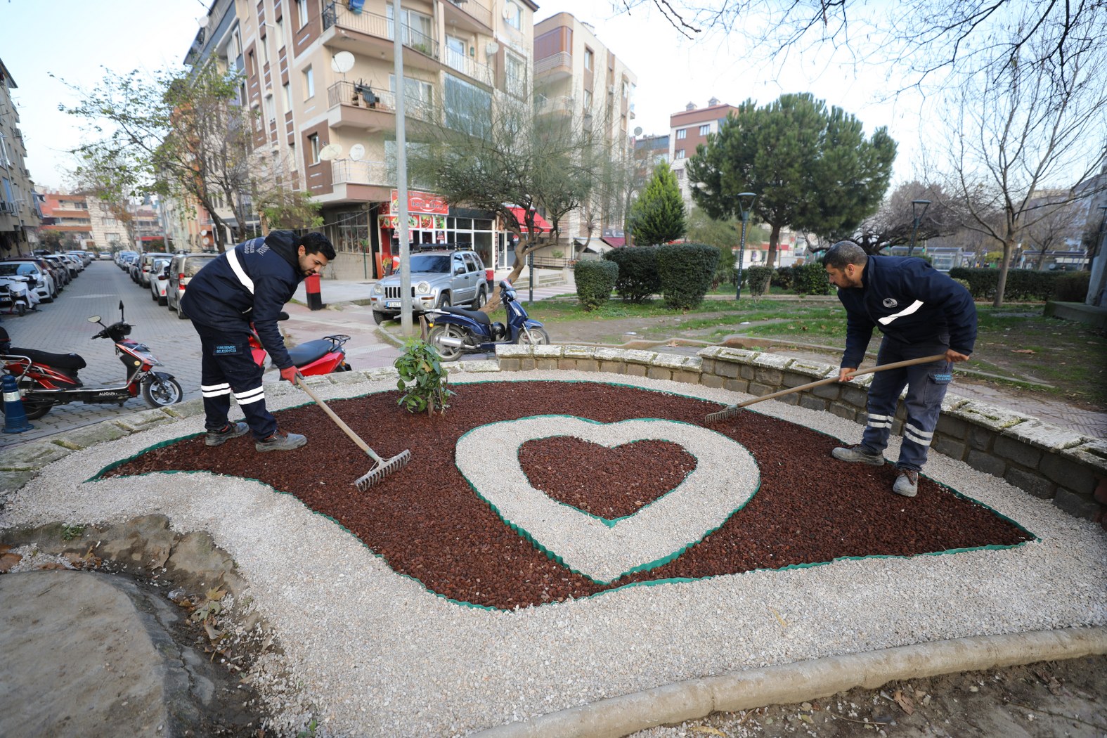 Yunusemre Belediyesi Park Ve Bahçeler Müdürlüğü (2)