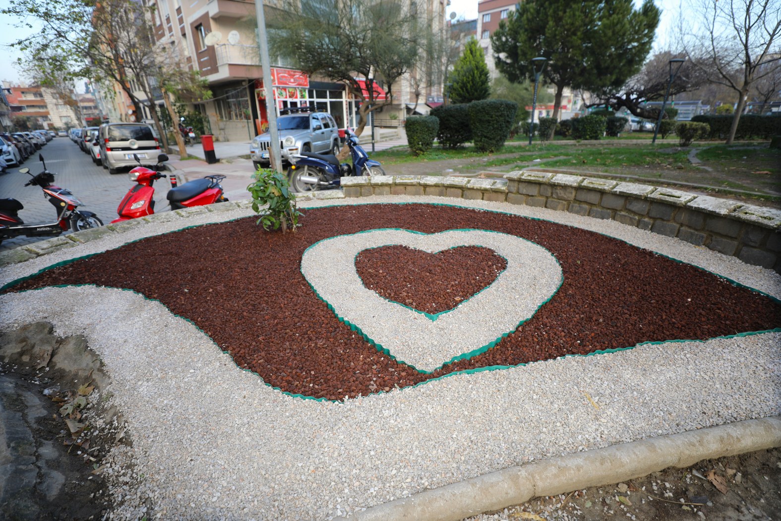 Yunusemre Belediyesi Park Ve Bahçeler Müdürlüğü (3)