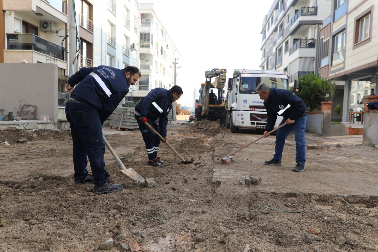 Yunusemrede Yollar Yenileniyor (1)-1