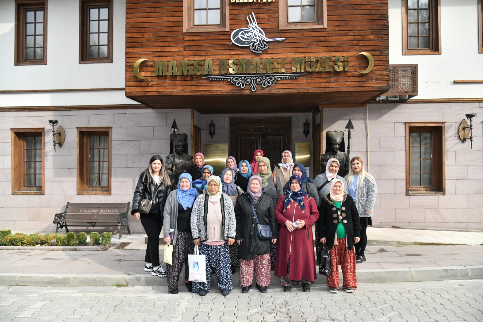 Yunusemreli Kadınlar Kanser Konusunda Bilgilendiriliyor (4)