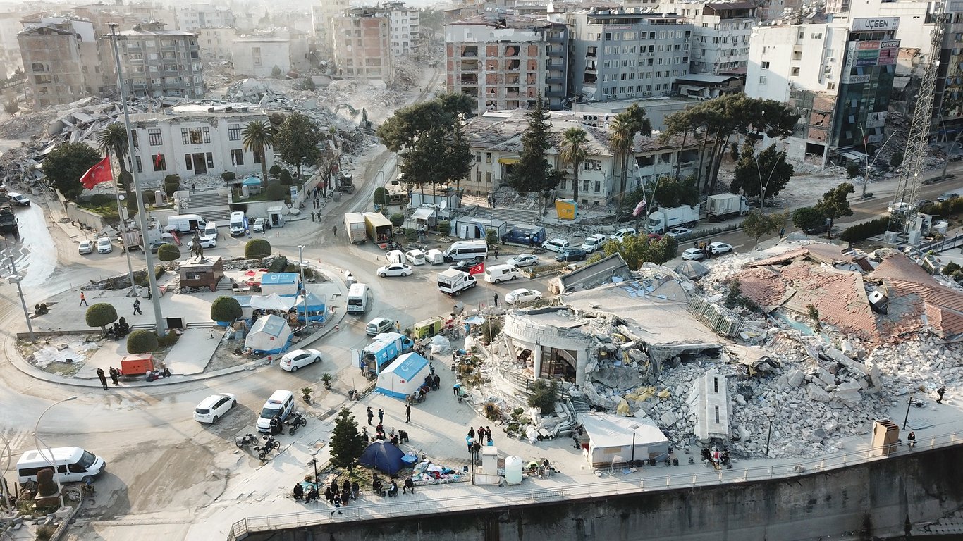 6 Şubat’ın Yıldönümünde Manisa İçin Önemli Açıklama Fay Hattı Var, Risk Var, Önlem Yok! (11)