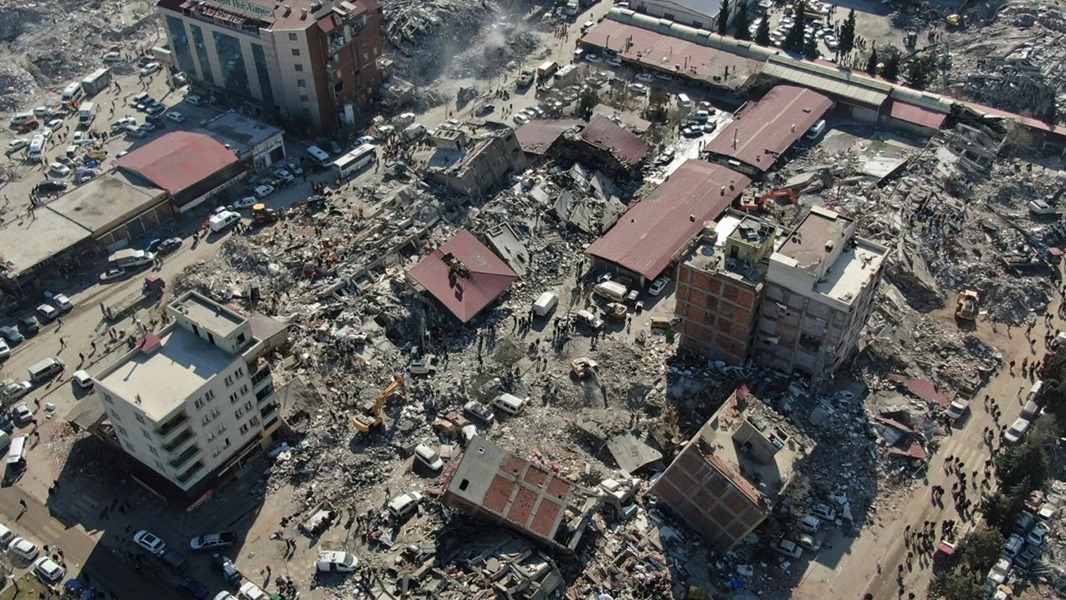 6 Şubat’ın Yıldönümünde Manisa İçin Önemli Açıklama Fay Hattı Var, Risk Var, Önlem Yok! (6)
