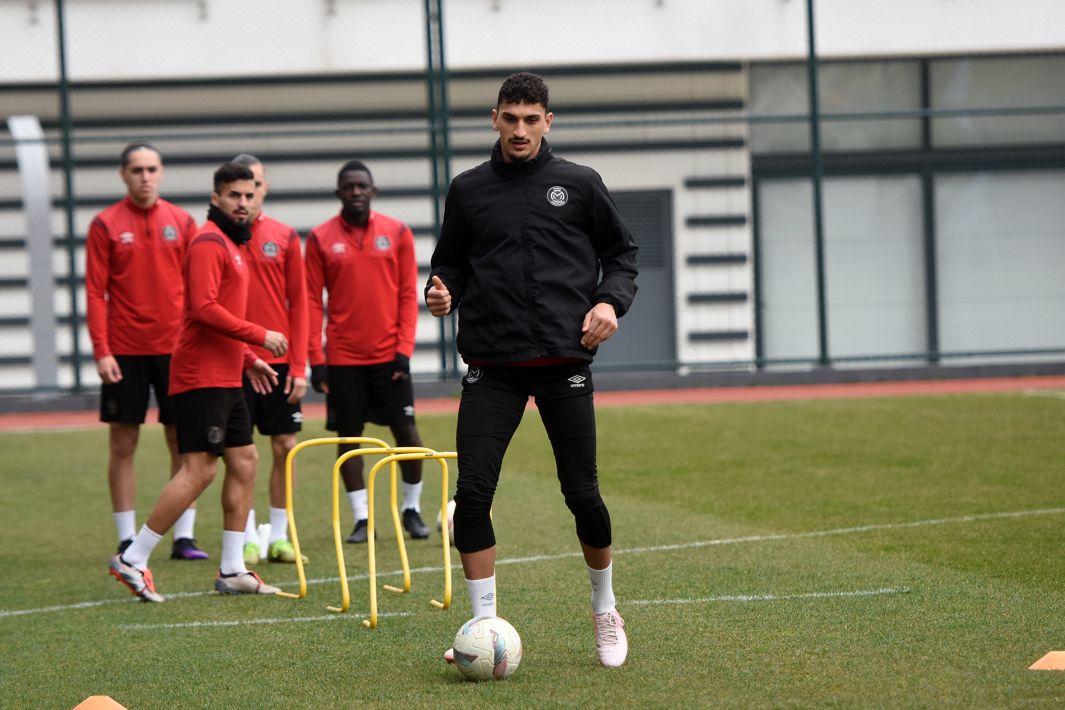 Manisa Futbol Kulübü Maç Hazırlıklarına Devam Ediyor (3)