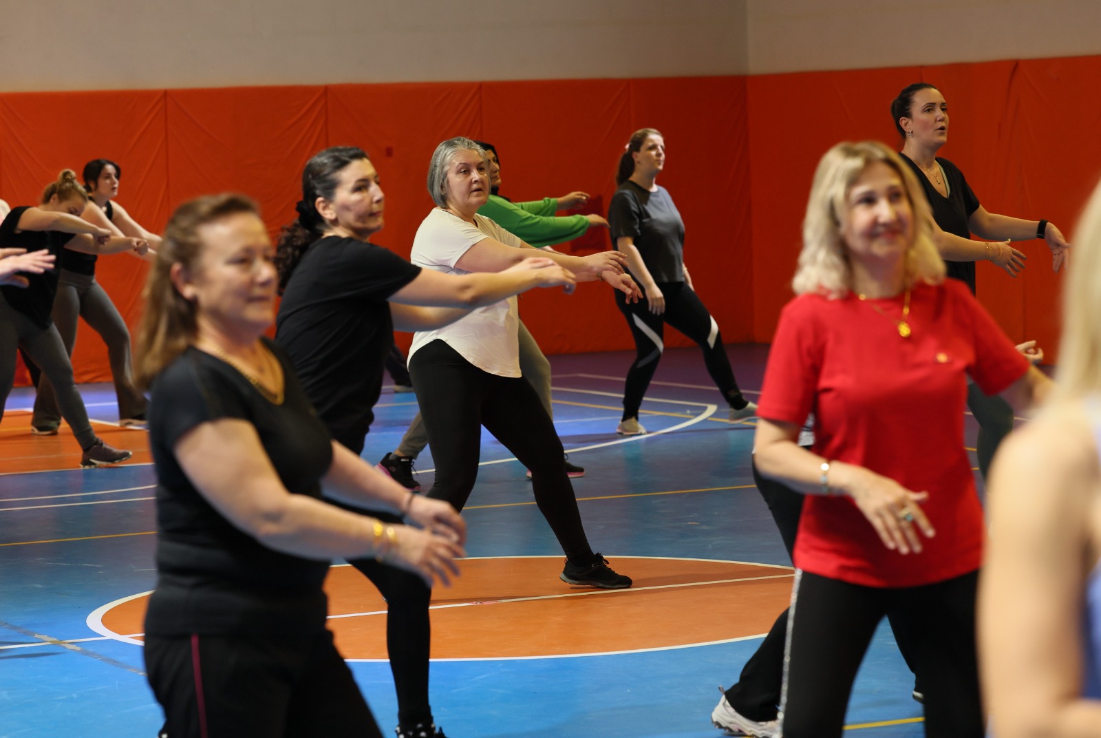 Manisa’da Kadınlar Sporla Sağlıklı Ve Mutlu Bir Yaşam Sürüyor (8)