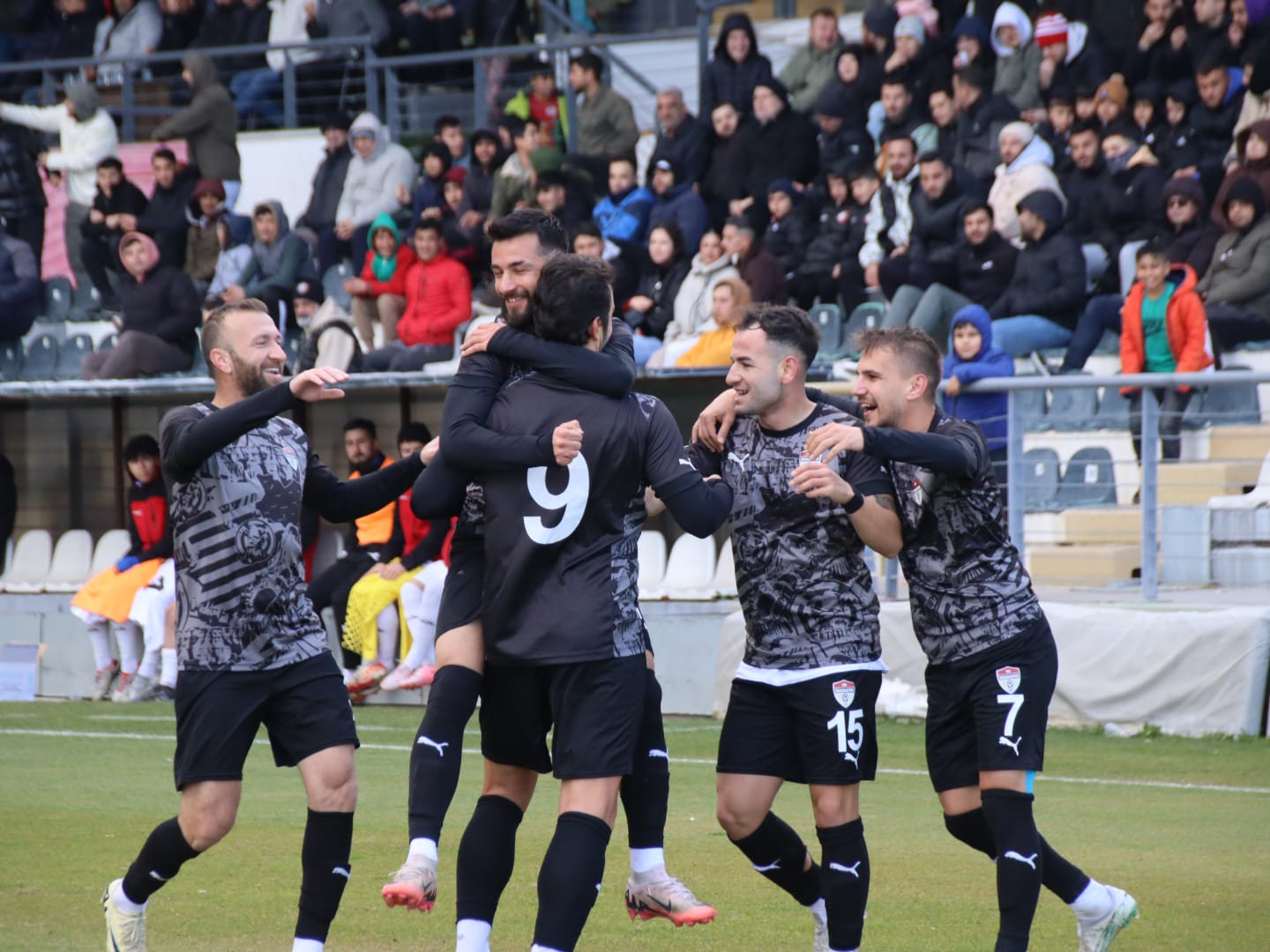 Manisasspor Şampiyonluga Oynuyor (1)