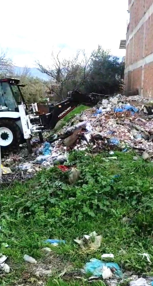 Muradiye’de Temizlik Çalışmaları Tüm Hızıyla Devam Ediyor (1)-1