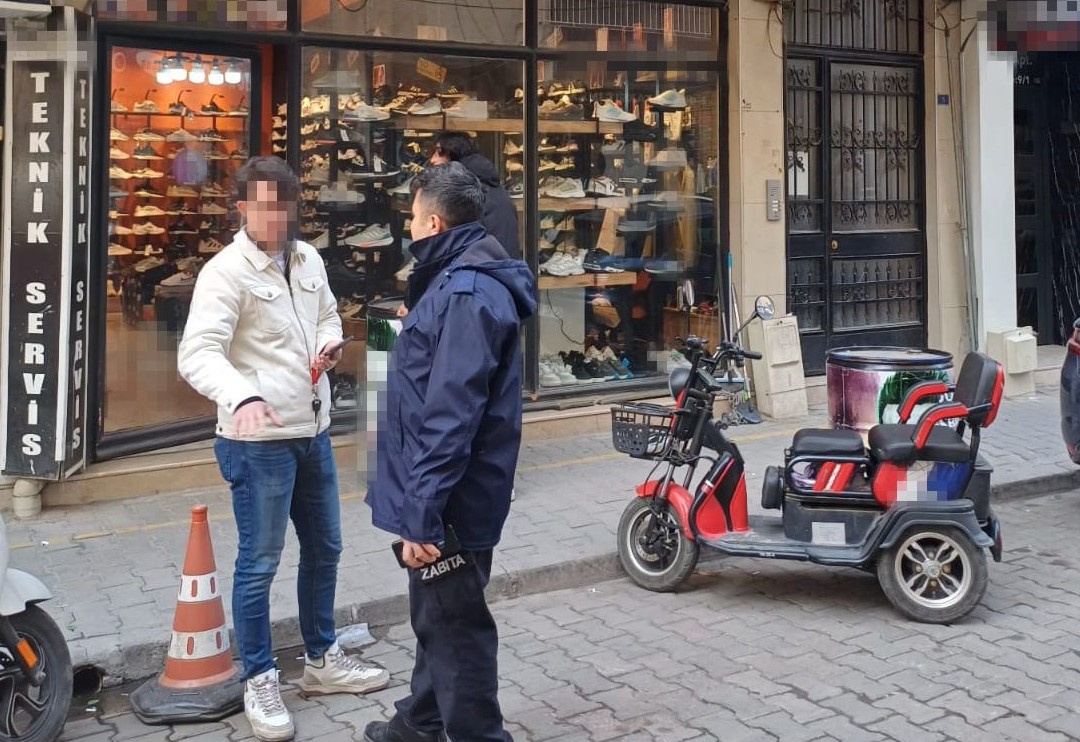 Zabıtadan Kaldırım Işgallerine Sıkı Denetim (7)
