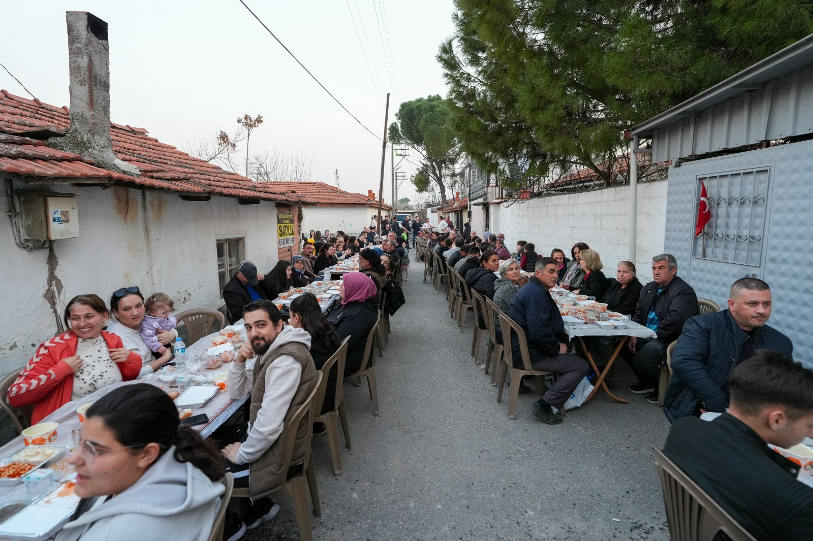 Başkan Zeyrek Akhisar’da Balkan Göçmenleri Ile İftar Yaptı (3)