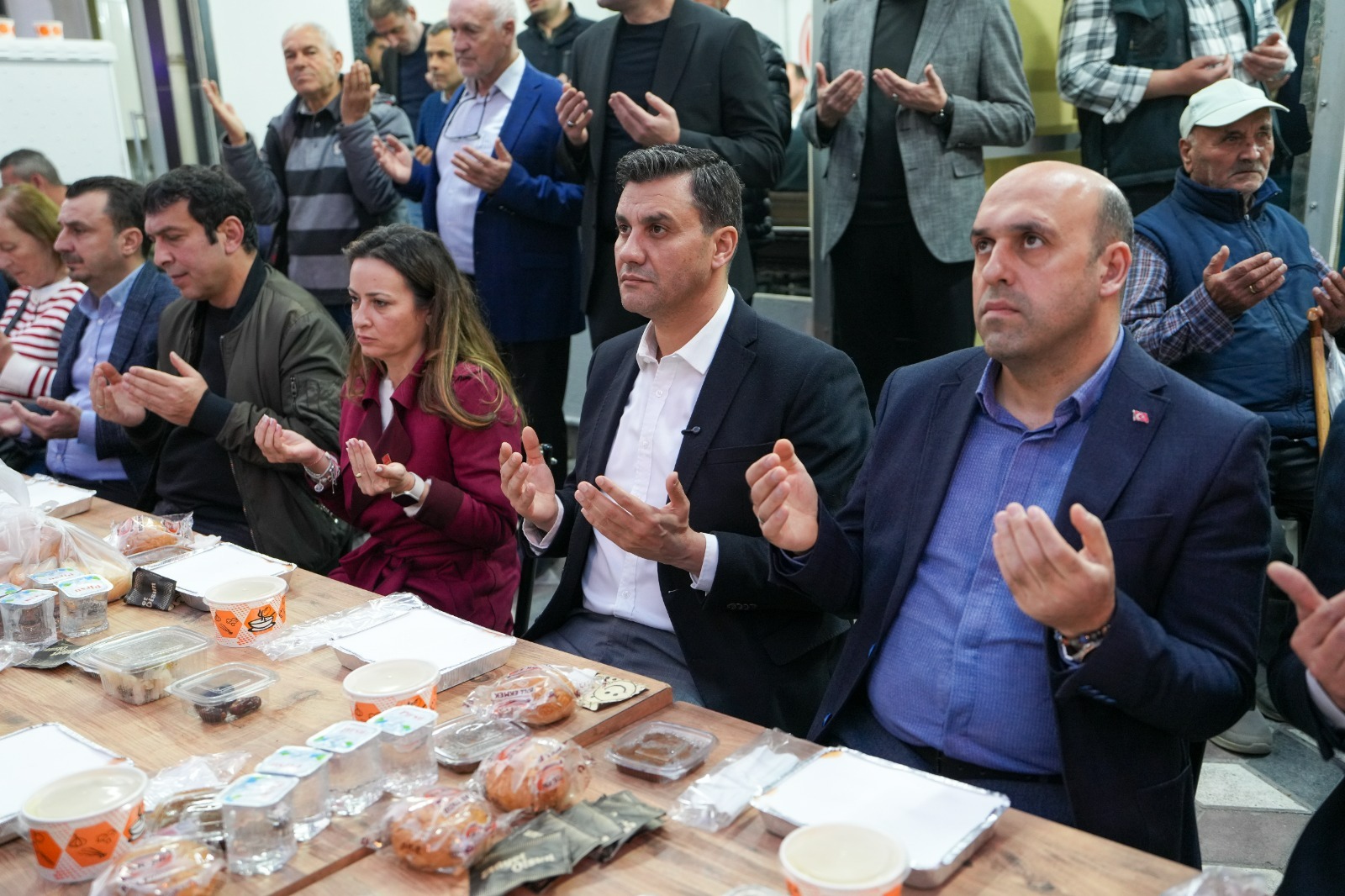 Başkan Zeyrek Akhisar’da Balkan Göçmenleri Ile İftar Yaptı (7)