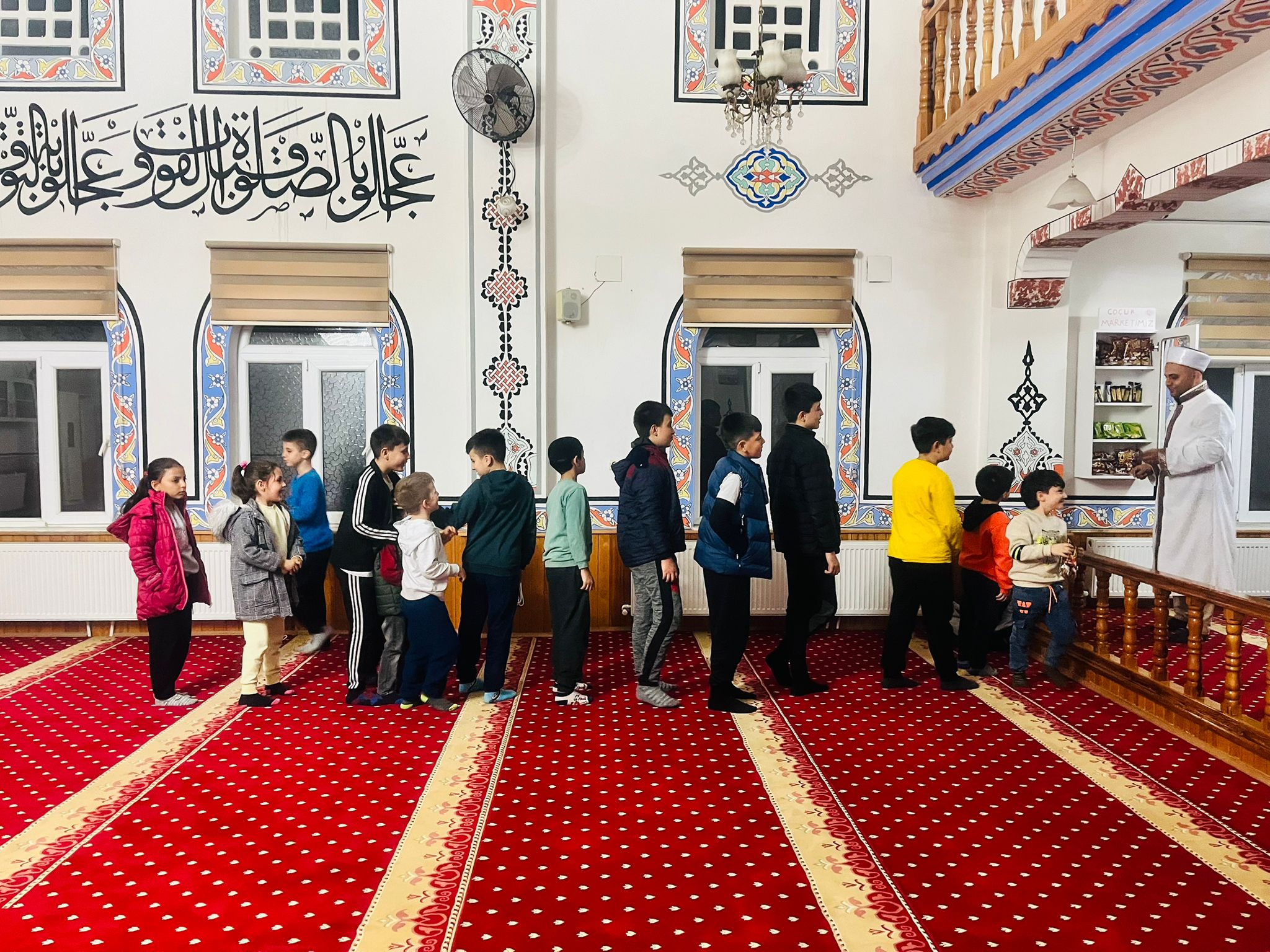 Cami Market’ Projesi Çocuklara Hem İkram Hem Manevi Değer (1)