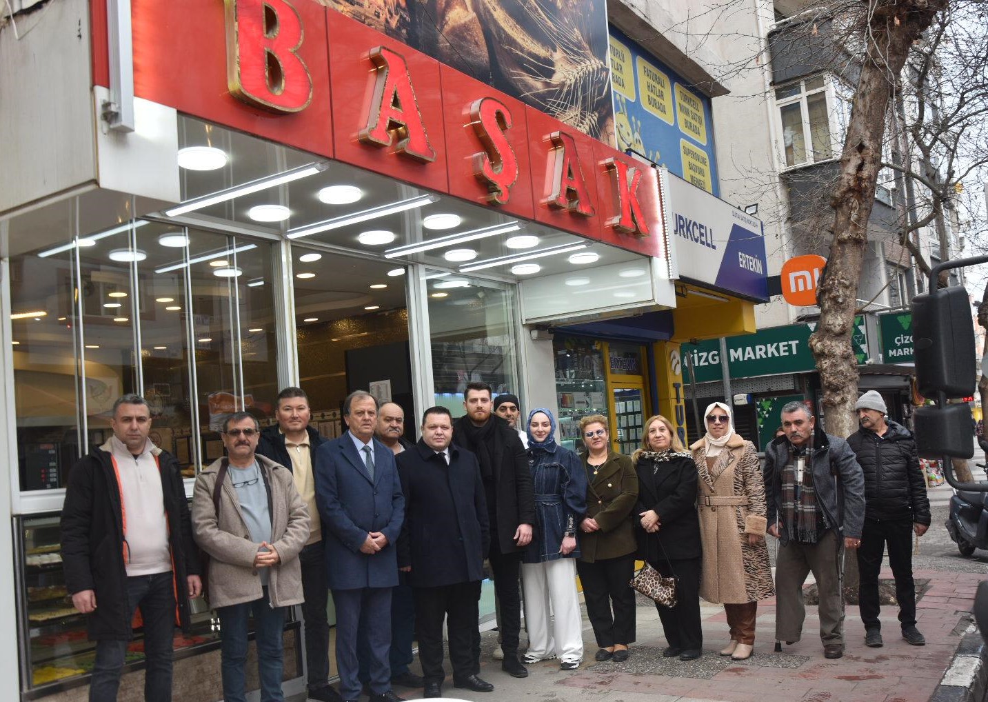Mhp Manisa'dan Ramazan Ayında Bin 500 Pide Dağıtımı (1)