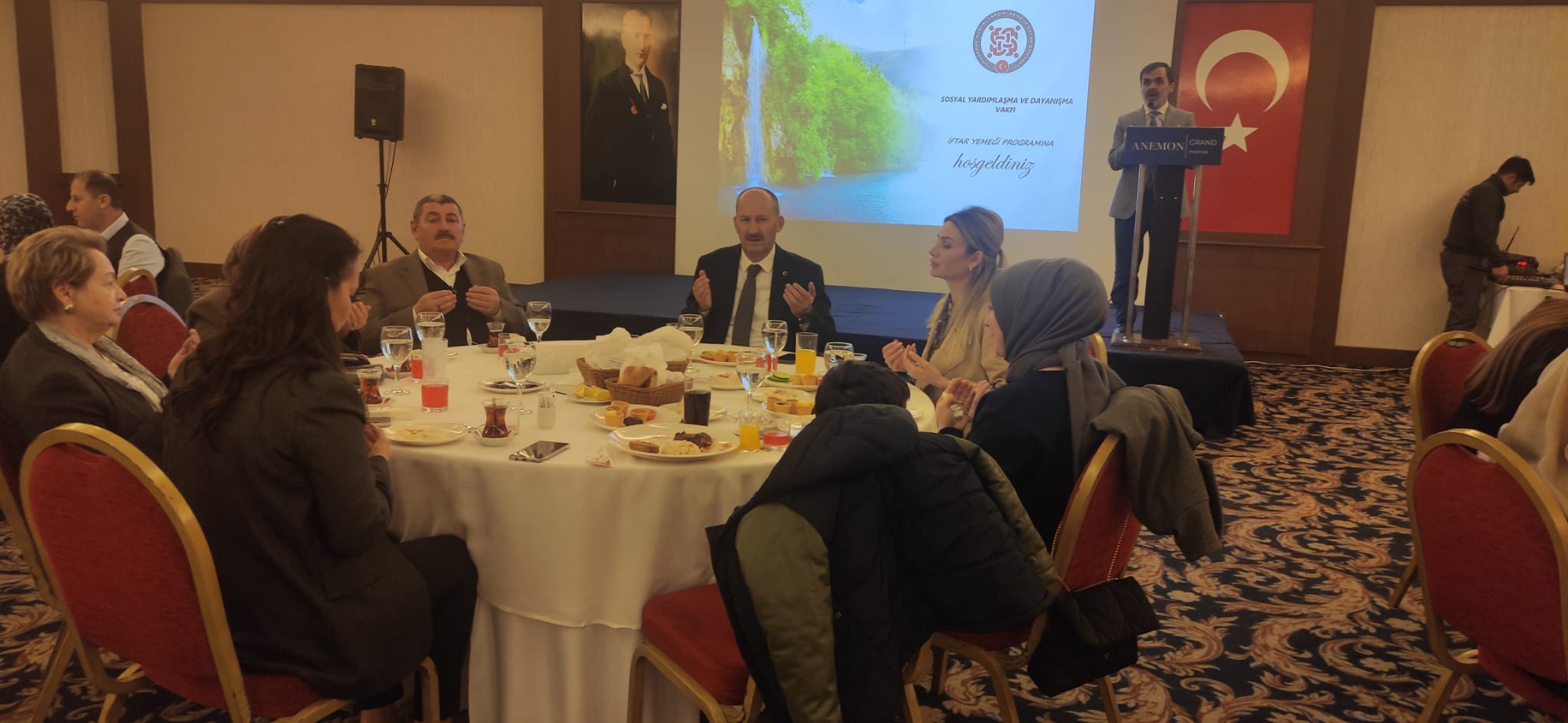 Yunusemre Kaymakamlığı Şehit Yakını Ve Gazileri Iftarda Ağırladı (1)