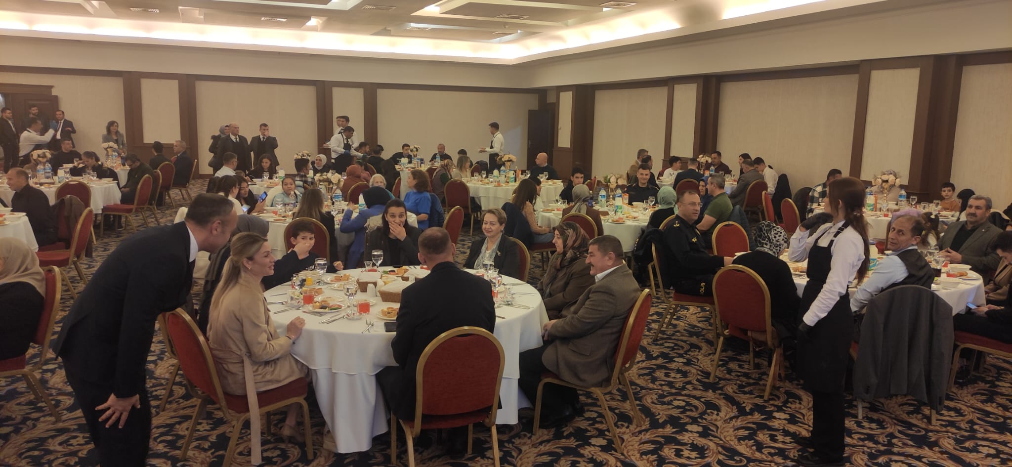 Yunusemre Kaymakamlığı Şehit Yakını Ve Gazileri Iftarda Ağırladı (4)
